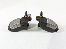 Load image into Gallery viewer, 2020 Harley Touring FLHT Electra Glide Front Brake Caliper Set 43027-08 44023-08
