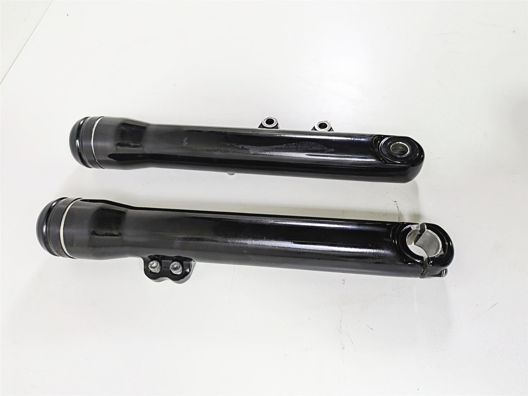 2011 Harley FXDC Dyna Super Glide Showa Front Fork Lowers 49 46607-06A 46608-06B {{ shop.shopifyCountryName }} - Mototech271