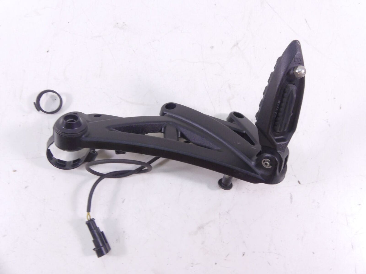 2015 Ducati Diavel Dark Right Rider Driver Footpeg Foot Peg + Mount 82431762A {{ shop.shopifyCountryName }} - Mototech271