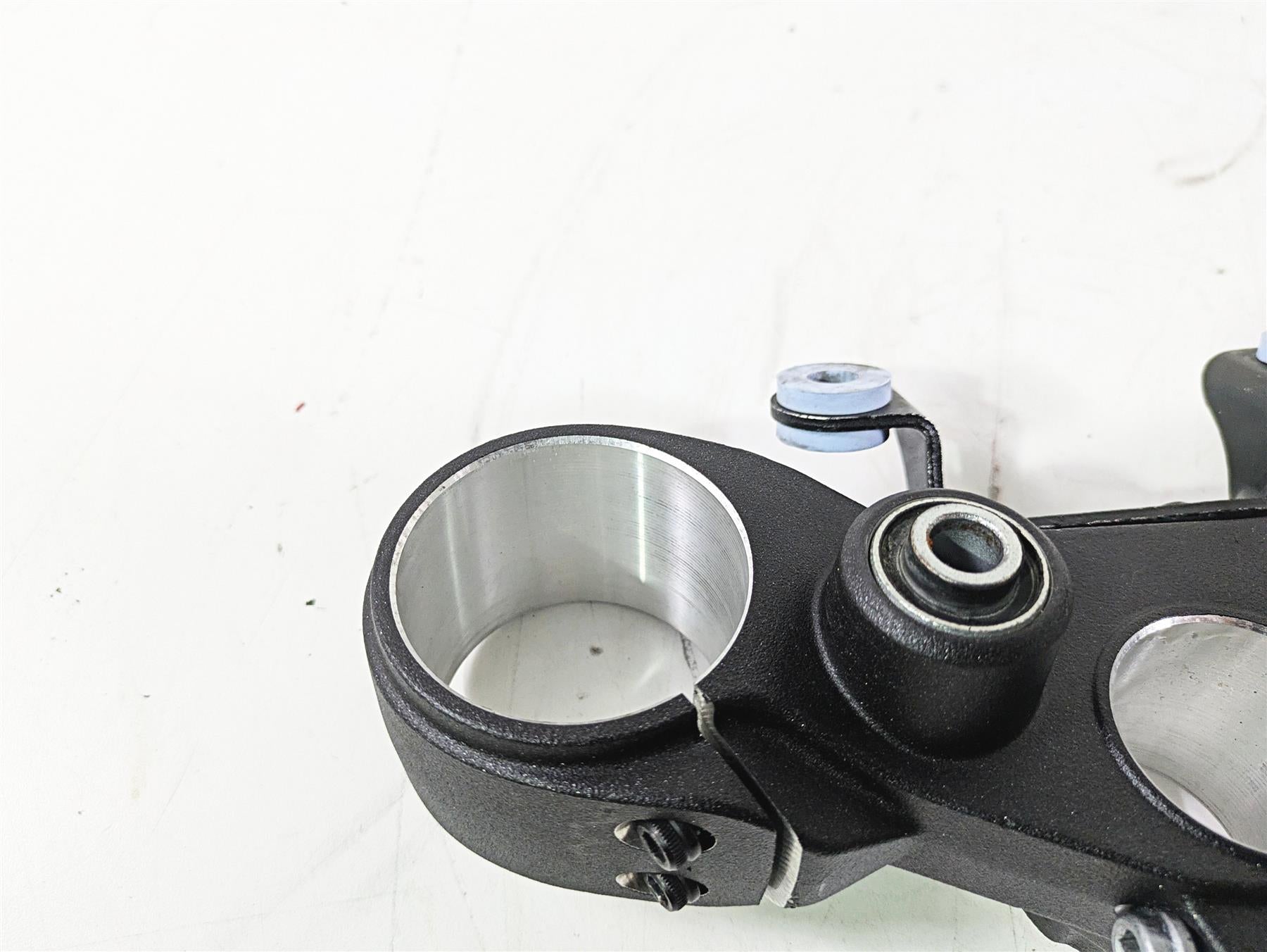 2018 Ducati Hypermotard 939 SP Upper Triple Tree Steering Clamp 34110972AA {{ shop.shopifyCountryName }} - Mototech271