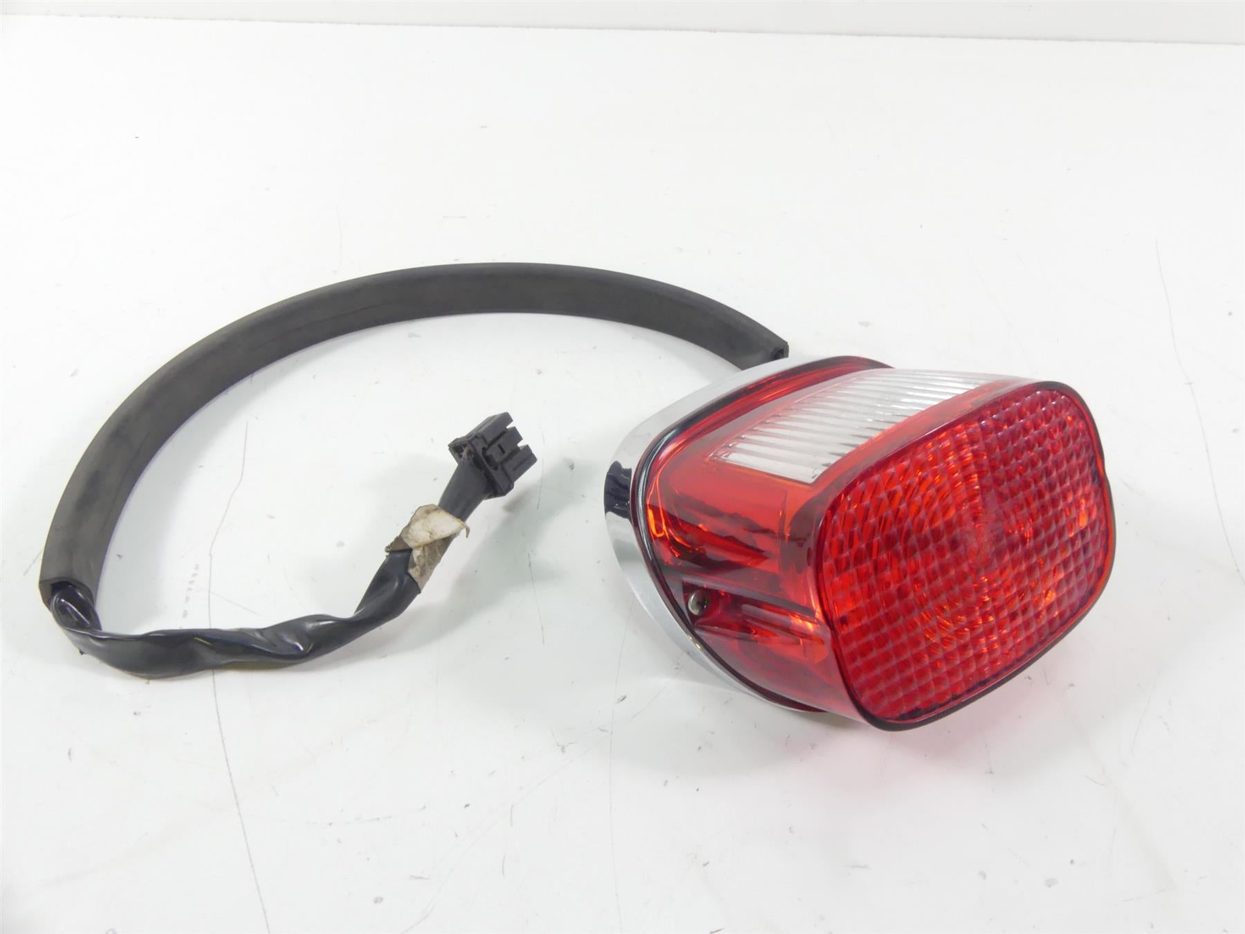 2007 Harley Touring FLHTCU SE CVO Electra Glide Taillight Rear Light 68066-99A {{ shop.shopifyCountryName }} - Mototech271