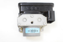 Load image into Gallery viewer, 2015 Suzuki GSXR1300R Hayabusa Abs Brake Pump Module 55610-15H01
