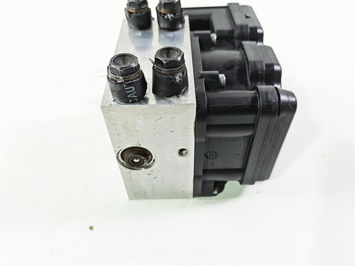 2011 Harley Touring FLHTCUSE CVO E-Glide Abs Brake Pump Module 40601-08A {{ shop.shopifyCountryName }} - Mototech271