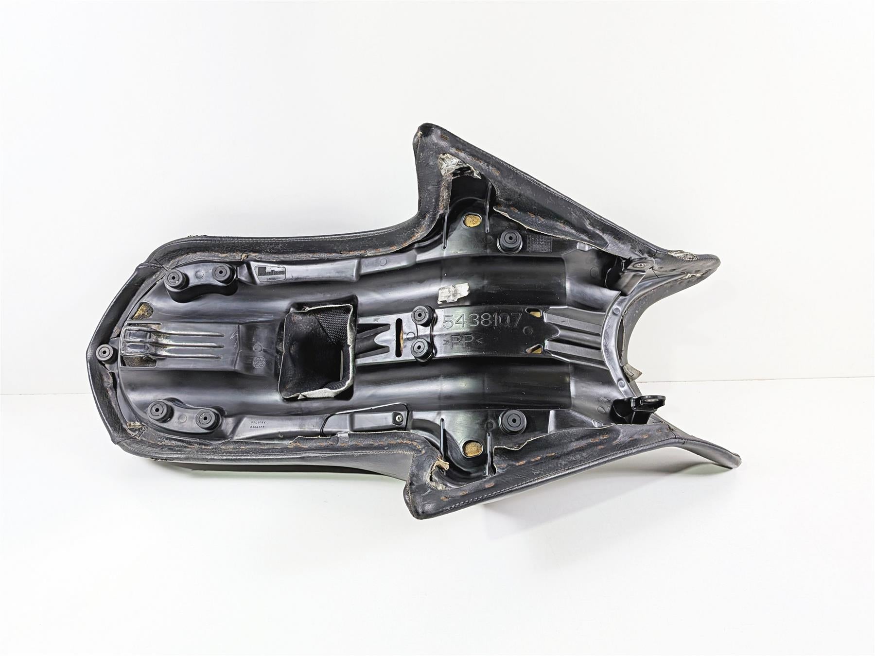 2016 Victory Cross Country Unheated Seat Saddle 1017680 {{ shop.shopifyCountryName }} - Mototech271