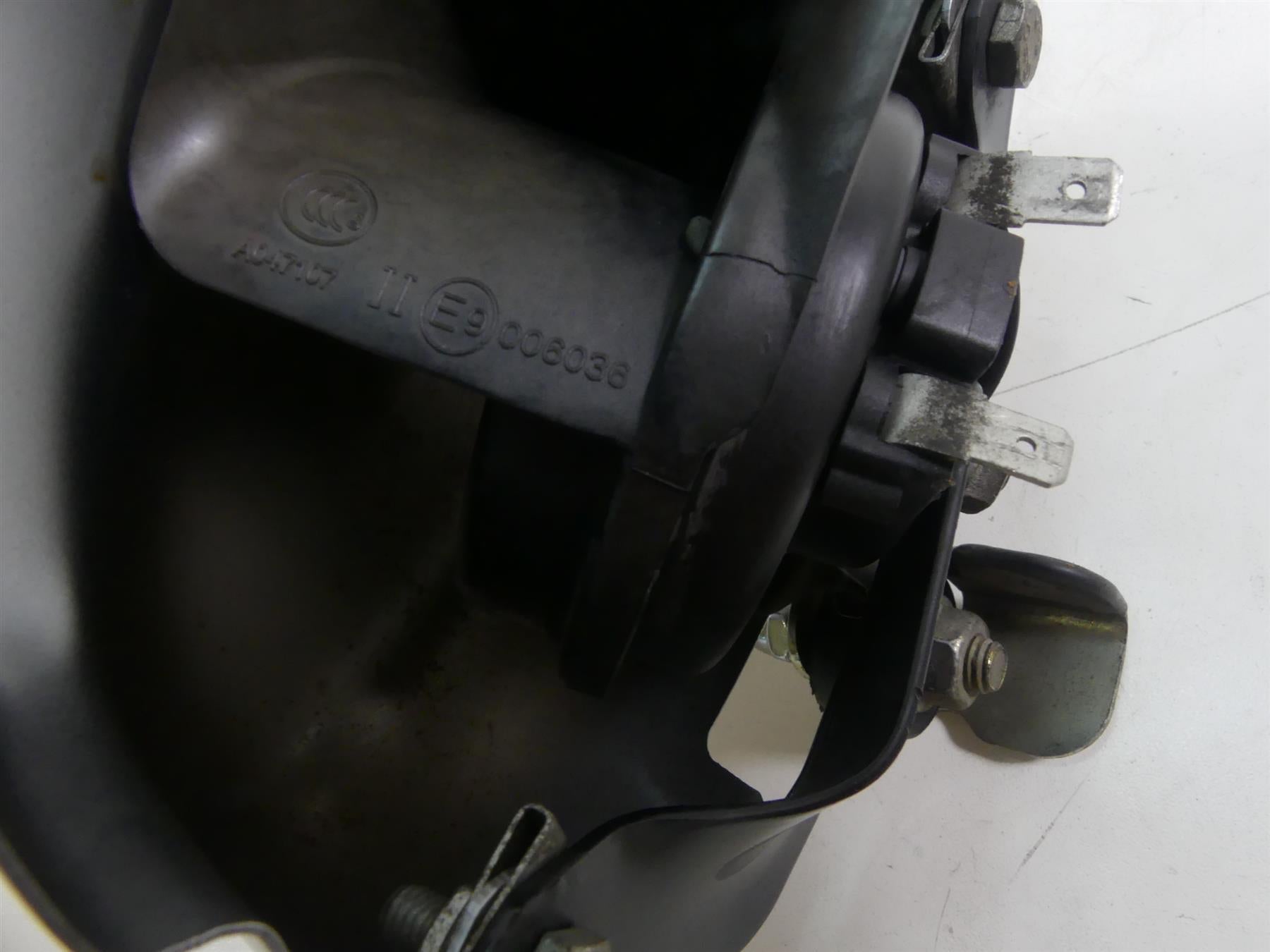 2013 Harley Davidson VRSCF Muscle Horn With Silver Cover 69053-09 {{ shop.shopifyCountryName }} - Mototech271