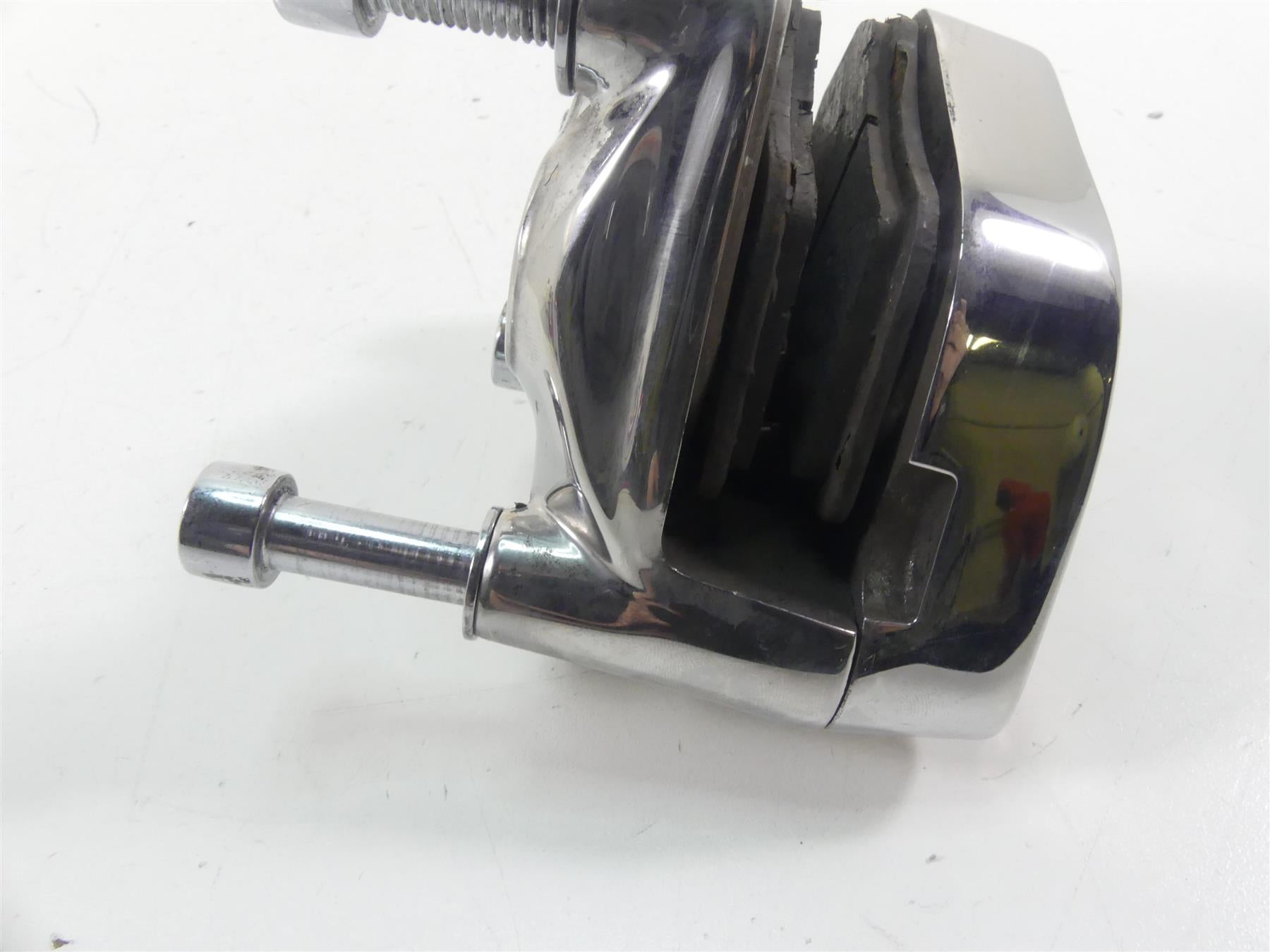 2004 Harley FXDWGI Dyna Wide Glide Front Chrome Brake Caliper -Read 44046-00D {{ shop.shopifyCountryName }} - Mototech271