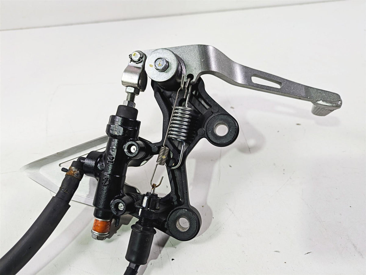 2023 Kawasaki EX400 Ninja Right Footpeg + Brake Lever Master Cylinder 35063-1408 {{ shop.shopifyCountryName }} - Mototech271