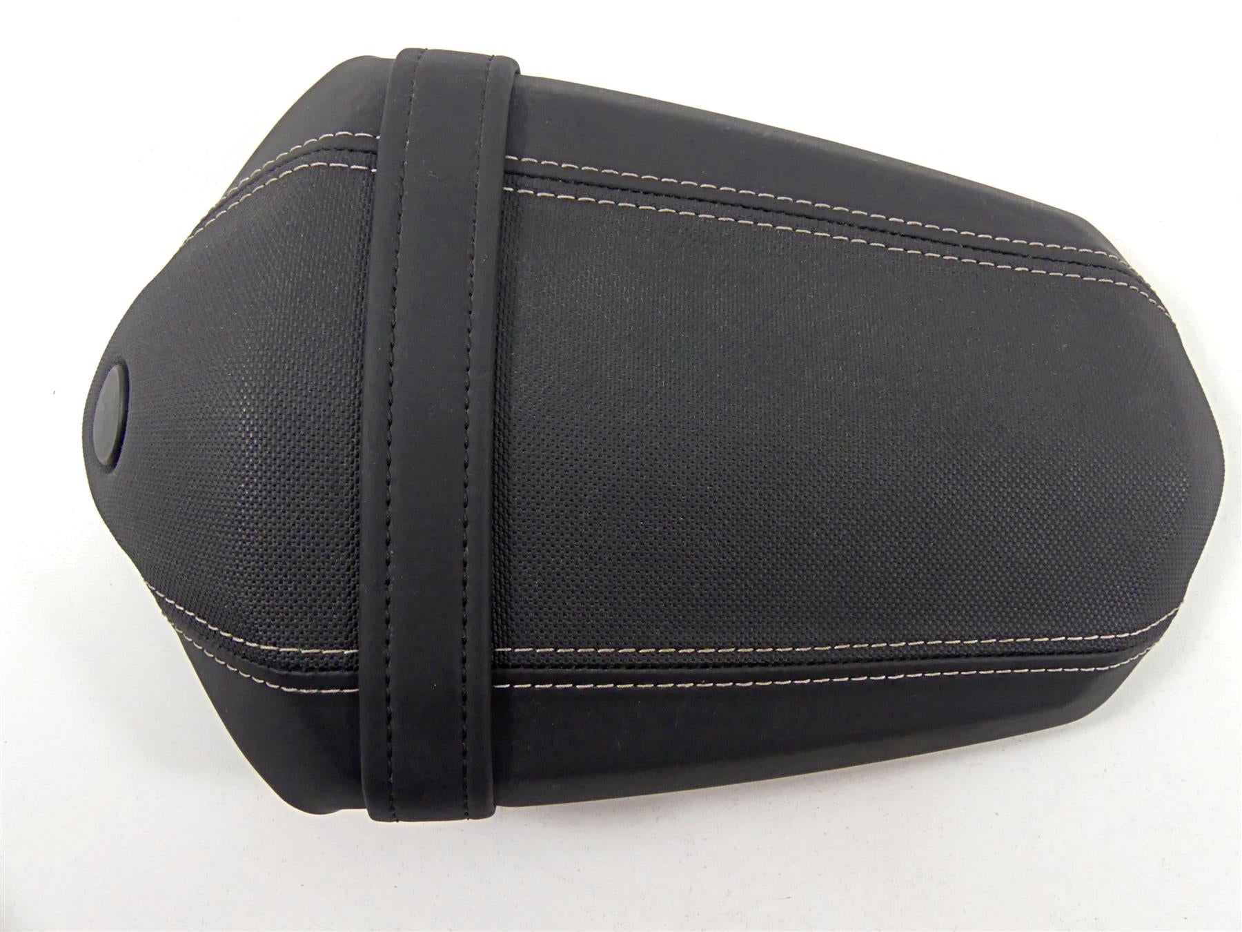 2022 Triumph Speed Triple 1200 RS Nice Rear Passenger Seat Saddle T2317015 {{ shop.shopifyCountryName }} - Mototech271