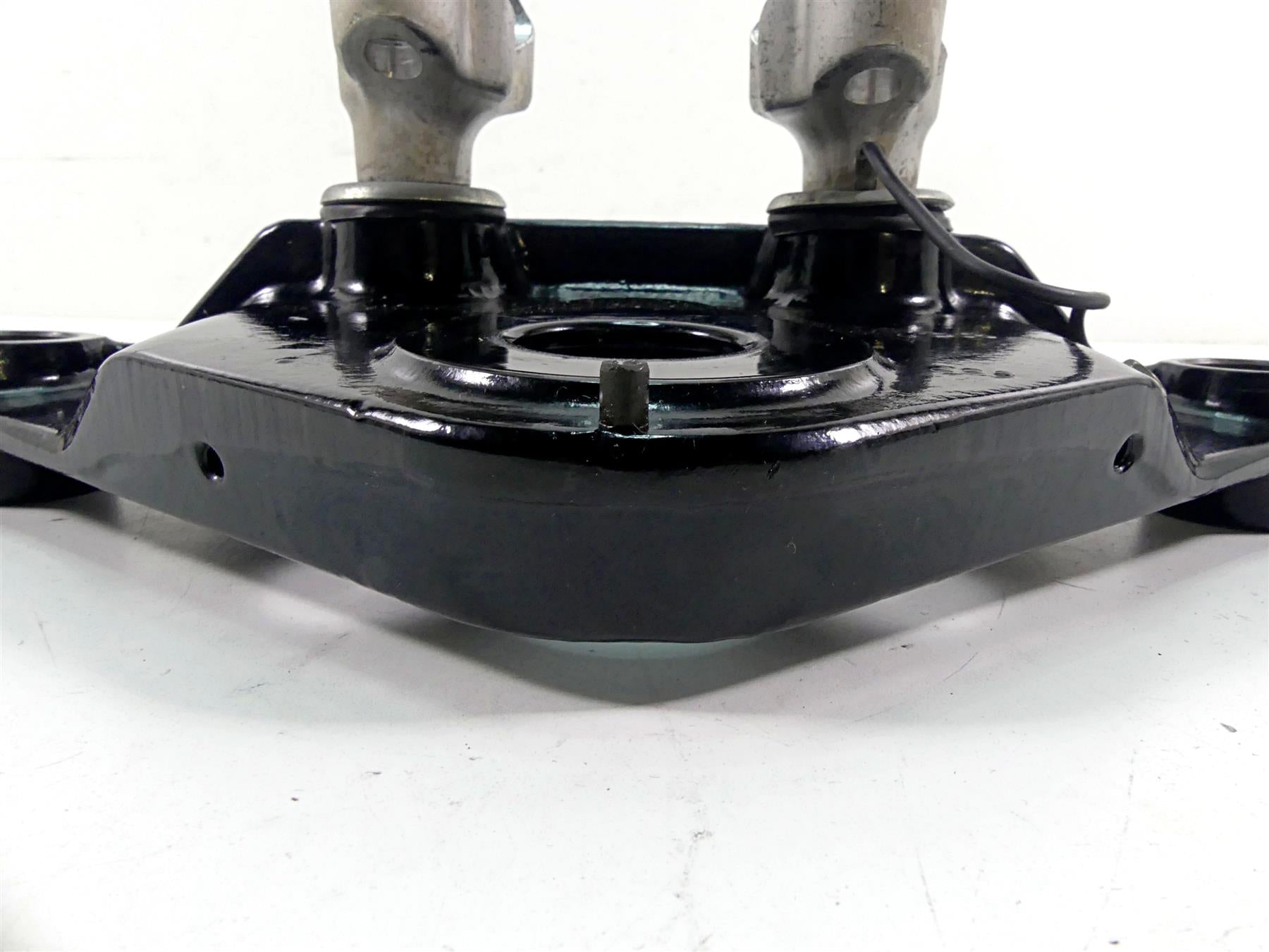 2007 Harley Touring FLHRSE CVO Road King Upper Triple Tree Riser Set 45435-95 {{ shop.shopifyCountryName }} - Mototech271