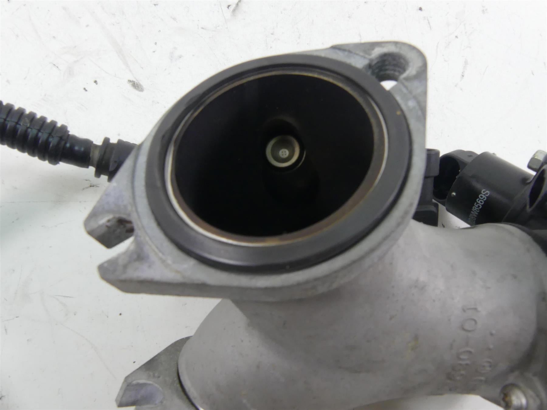 2005 Harley Touring CVO FLHTCSE Electra Glide Throttle Body Injection 27600-01A {{ shop.shopifyCountryName }} - Mototech271