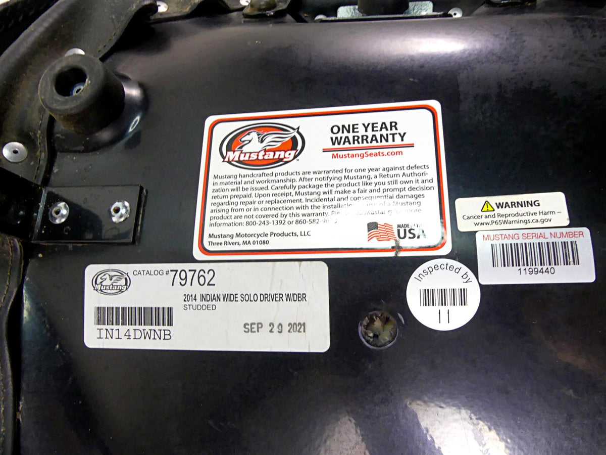 2019 Indian Chieftain Classic Mustang Wide Touring Rider & Passenger Seat 79762 {{ shop.shopifyCountryName }} - Mototech271