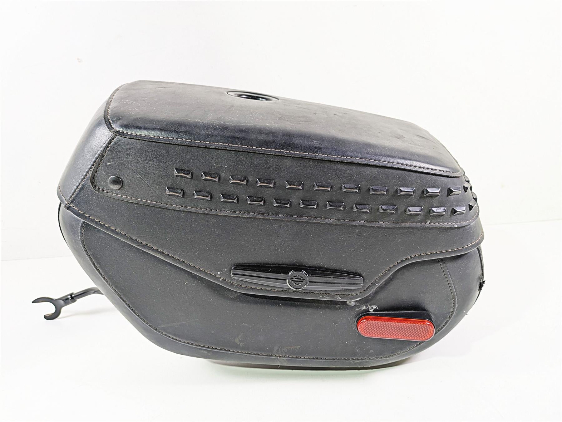 2018 Harley FLHCS Softail Heritage 115th Left Saddlebag - Read 90201437 {{ shop.shopifyCountryName }} - Mototech271