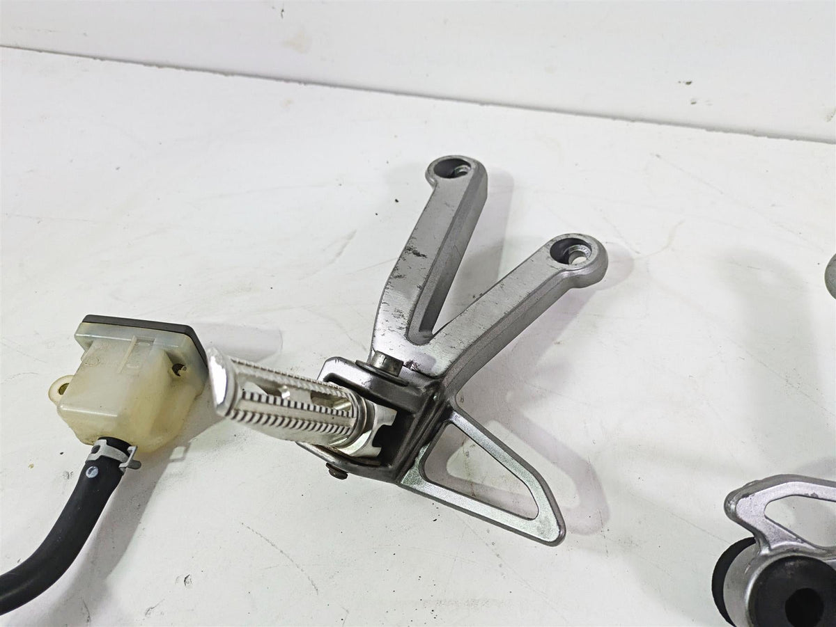 2003 Suzuki GSF1200 Bandit Foot Peg Rest + Shifter & Brake Lever Set 43511-26E02 {{ shop.shopifyCountryName }} - Mototech271