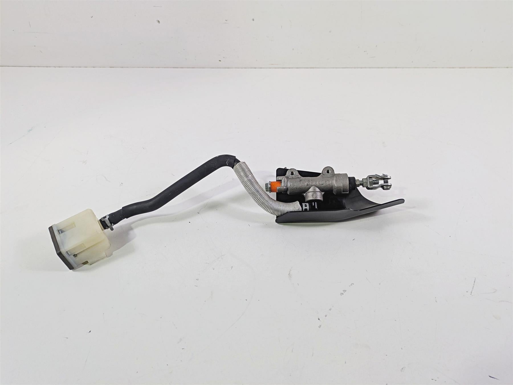 2019 Suzuki M109R VZR1800 Boulevard Rear Brake Master Cylinder 14mm 69600-48G00 {{ shop.shopifyCountryName }} - Mototech271