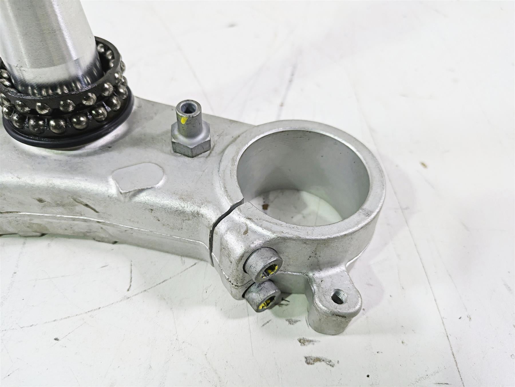2021 Aprilia RS660 Lower Triple Tree Steering Clamp 2B005255 {{ shop.shopifyCountryName }} - Mototech271