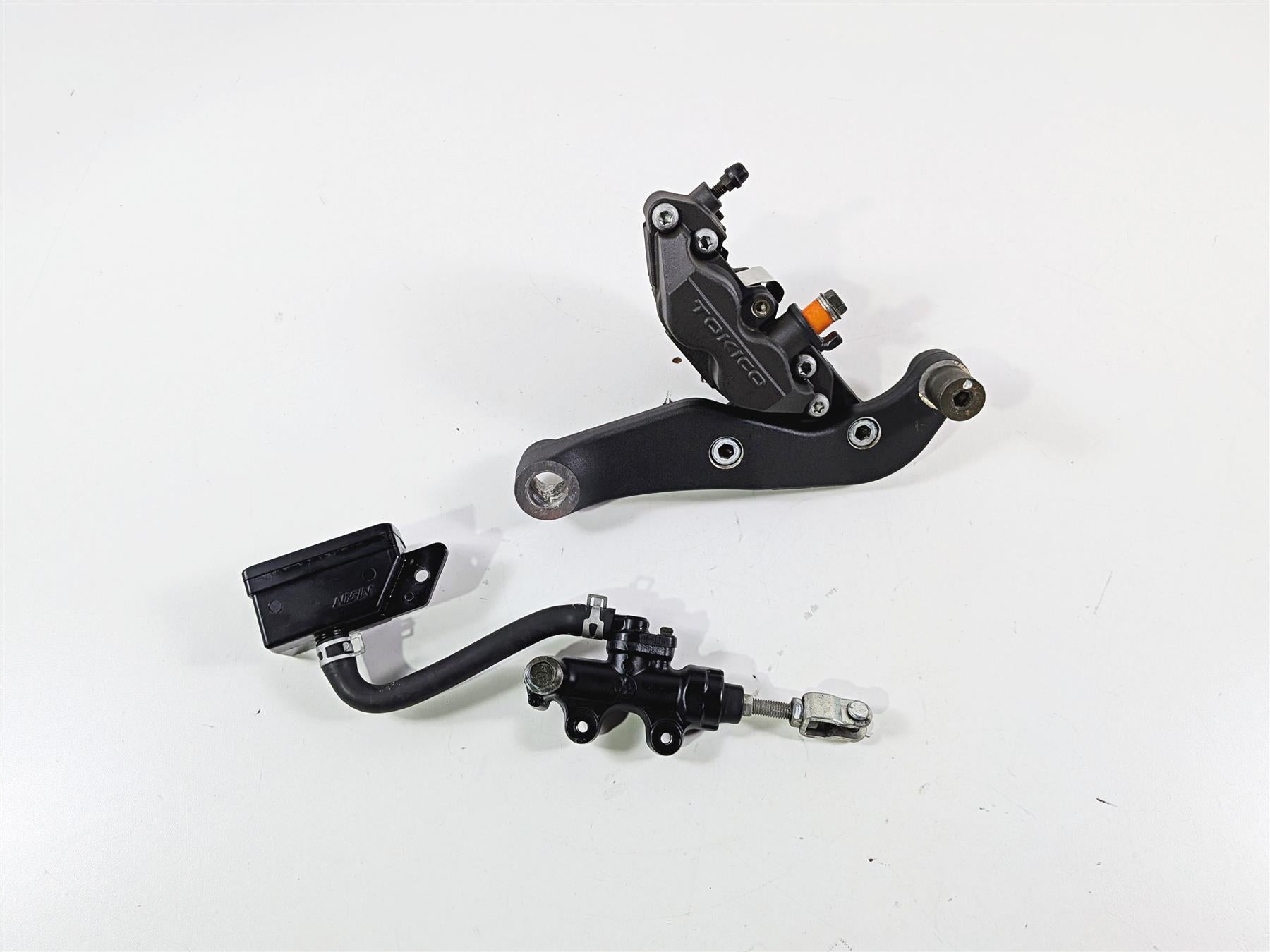 2006 Suzuki C90 VL1500T Boulevard Rear Brake Caliper & Mstr Cyl 69100-10F10-999 {{ shop.shopifyCountryName }} - Mototech271