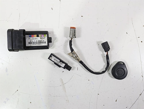 2007 Harley Touring FLHTCU SE CVO E-Glide Tssm Turn Signal Module & Fob 68924-07 | Mototech271
