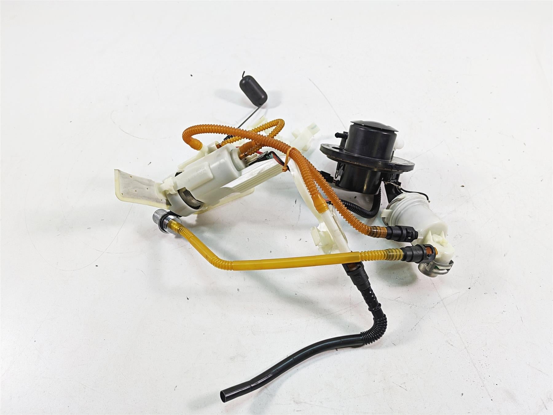 2019 Harley Touring FLHX Street Glide Fuel Gas Petrol Pump 62908-08 75069-08D {{ shop.shopifyCountryName }} - Mototech271