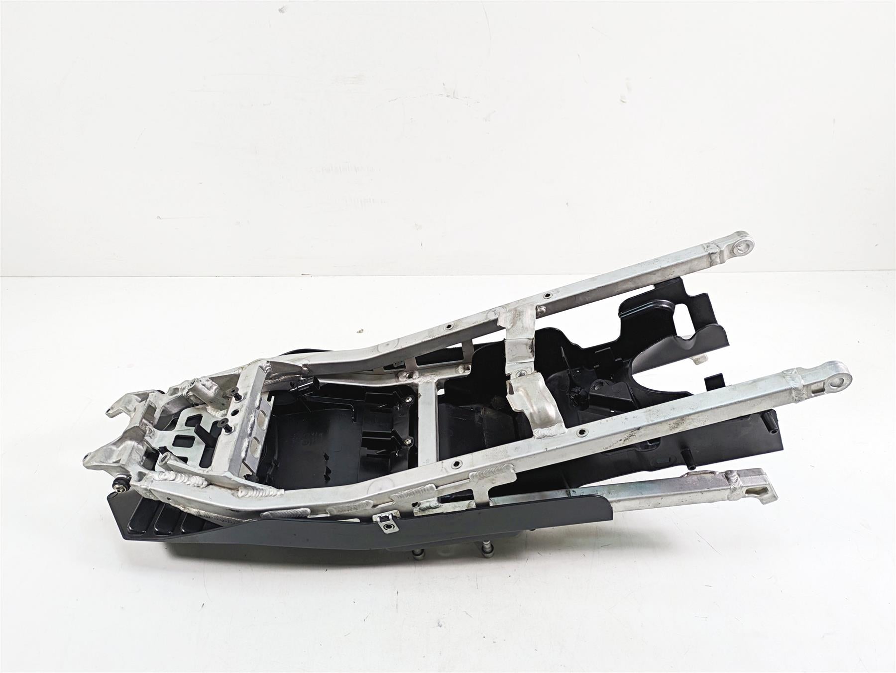 2021 Aprilia RS660 Straight Rear Sub Frame Subframe 2B008726 2B006819 {{ shop.shopifyCountryName }} - Mototech271