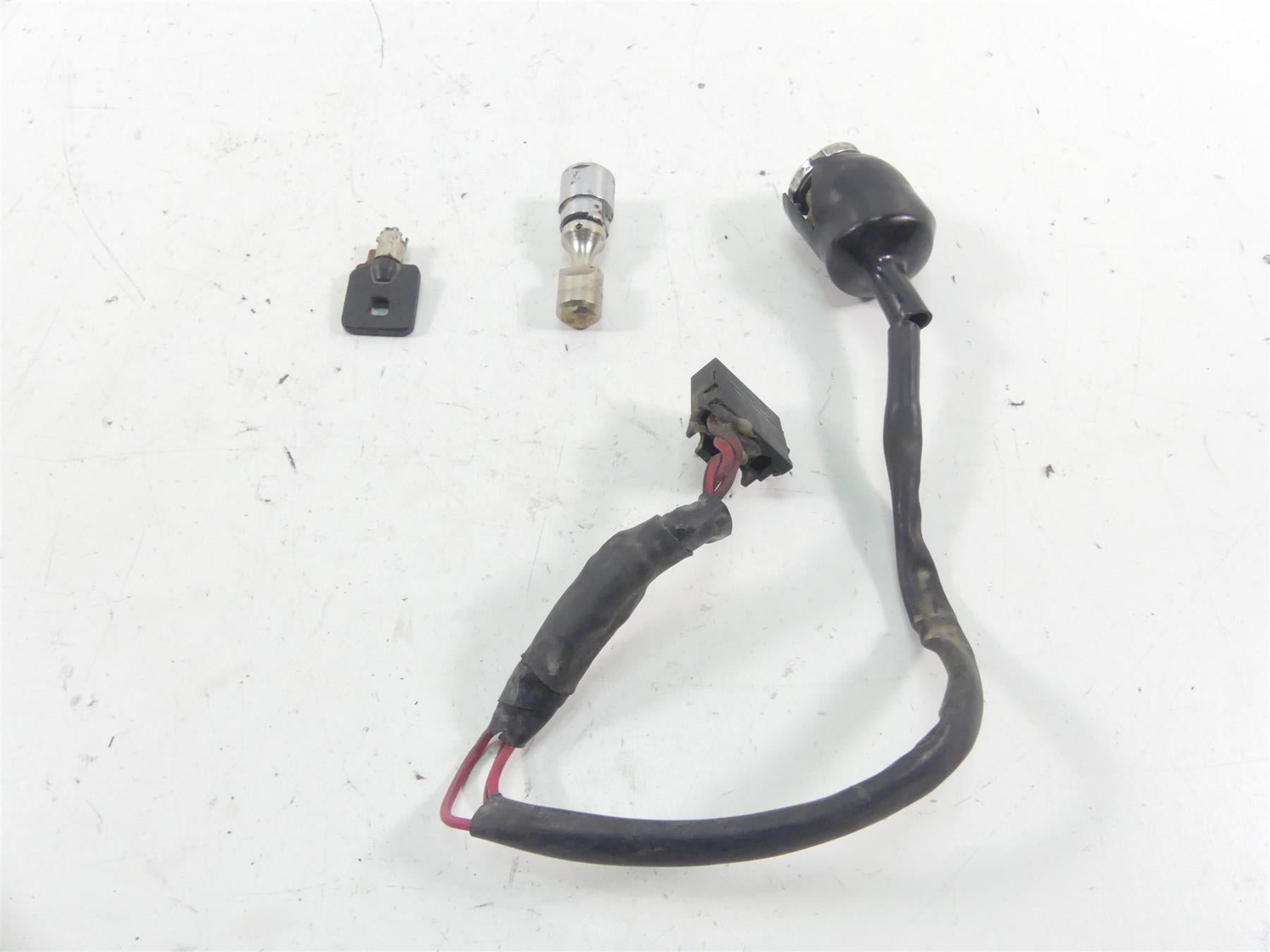1998 Harley Dyna FXDL Low Rider Ignition Switch Key Lock Set - Read 71421-90B {{ shop.shopifyCountryName }} - Mototech271