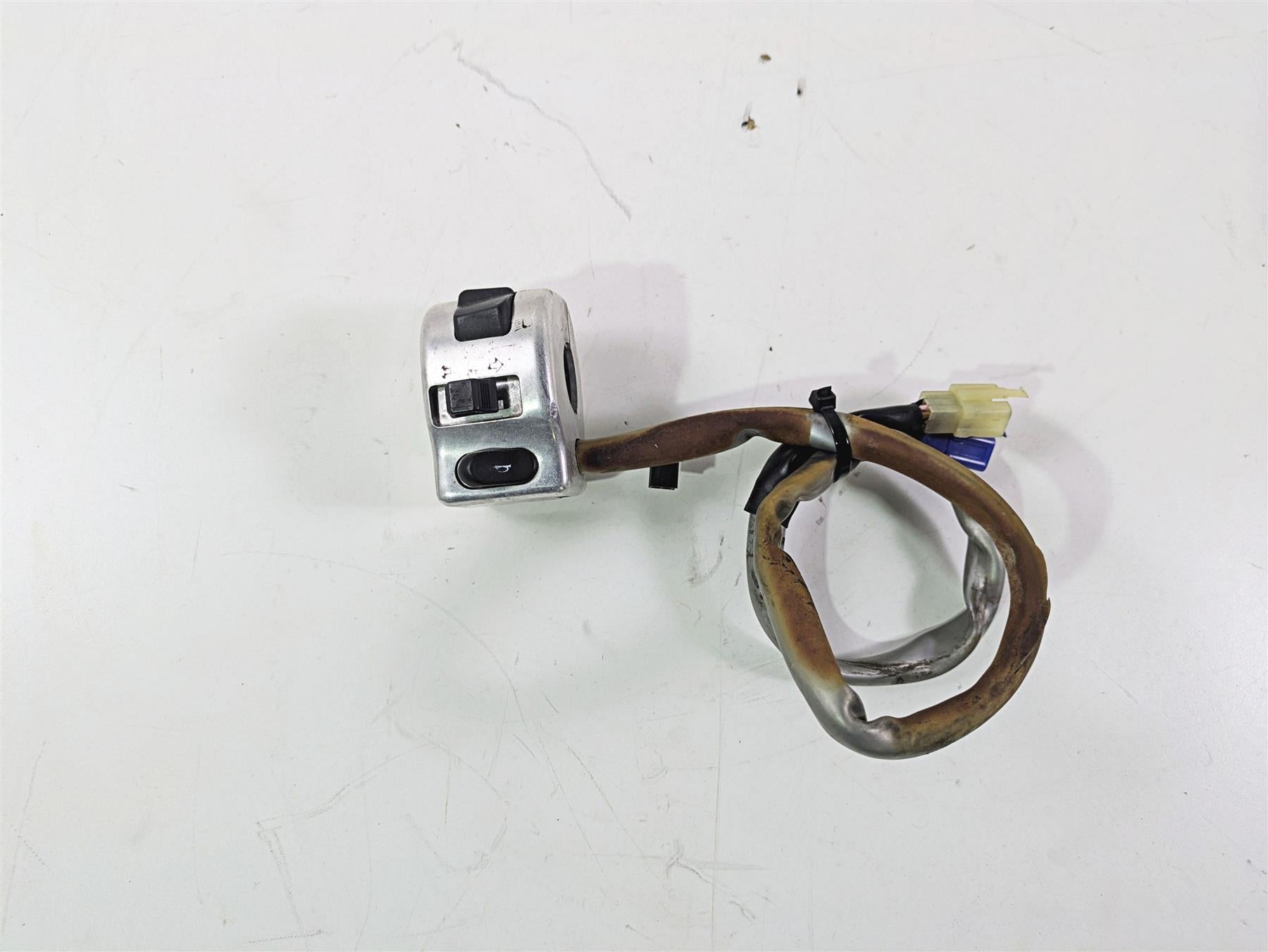 1999 Yamaha XV1600 Road Star Left Hand Turn Signal Control Switch 5BN-83972-00