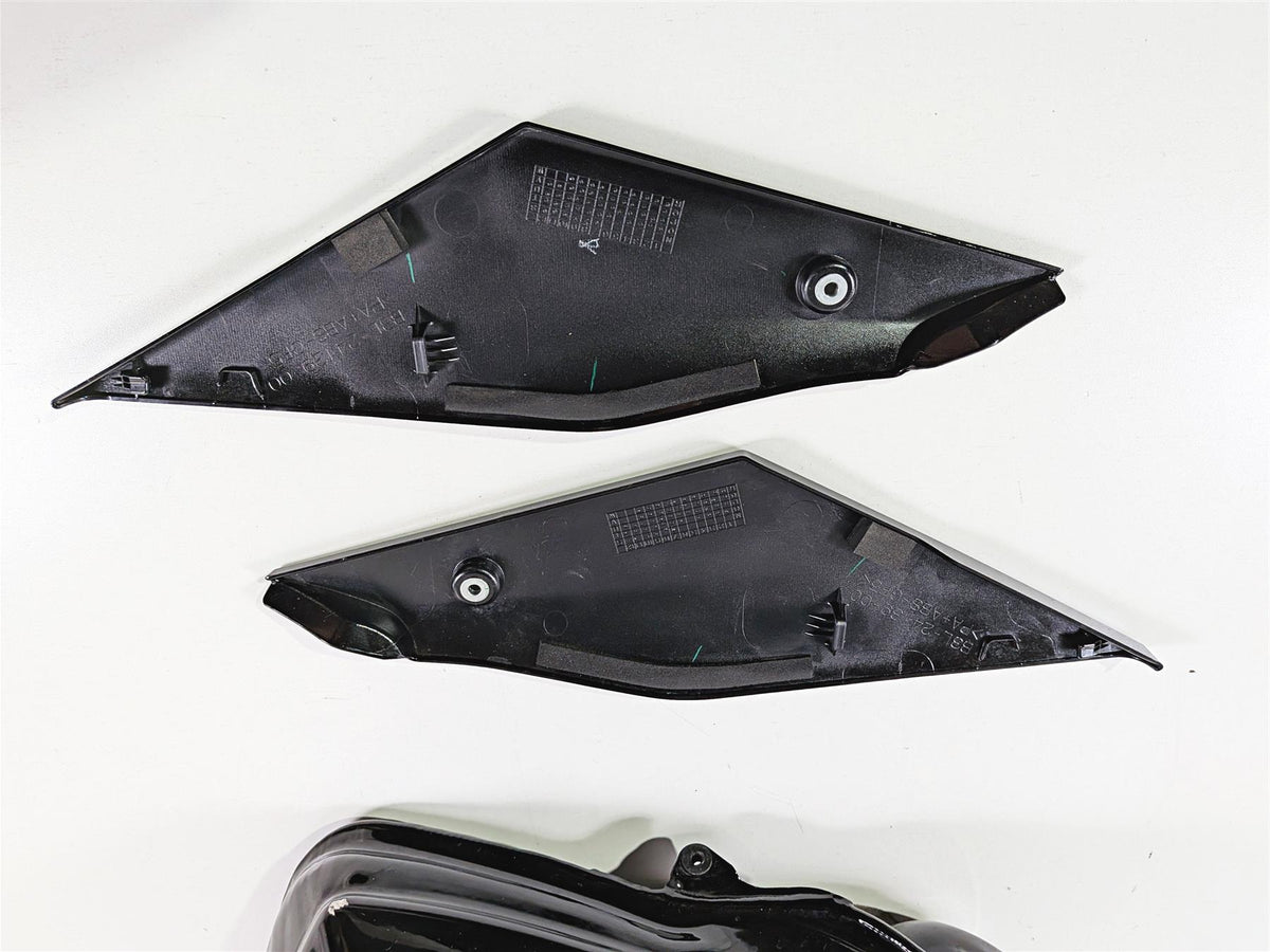 2024 Yamaha YZF R1 RN65 Fuel Gas Petrol Tank + Side Covers 2CR-YK241-10 {{ shop.shopifyCountryName }} - Mototech271