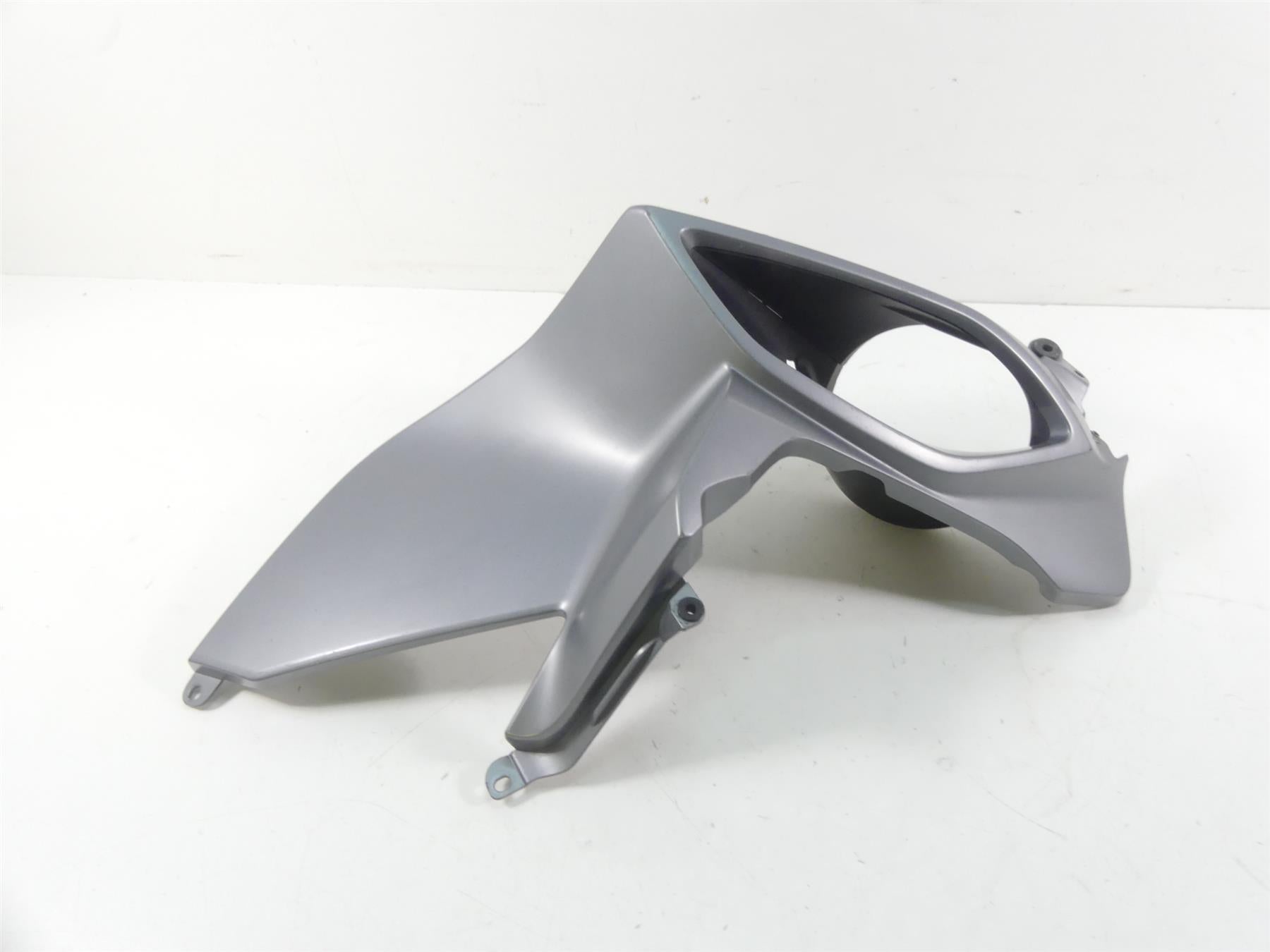 2015 BMW R1200RT K52 Right Side Between Leg Knee Fairing Cover 46638583582 {{ shop.shopifyCountryName }} - Mototech271