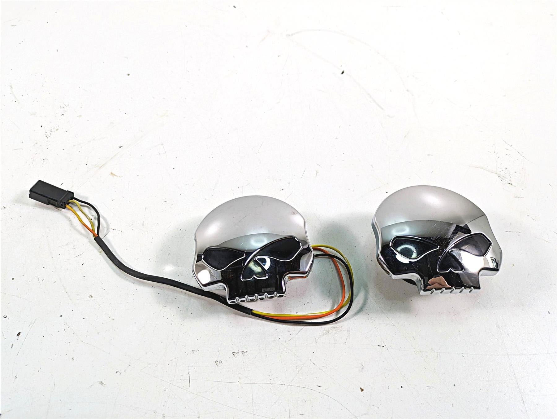 2009 Harley Softail FLSTSB Cross Bones Skull Fuel Gas Level Gauge Cap 75098-08A