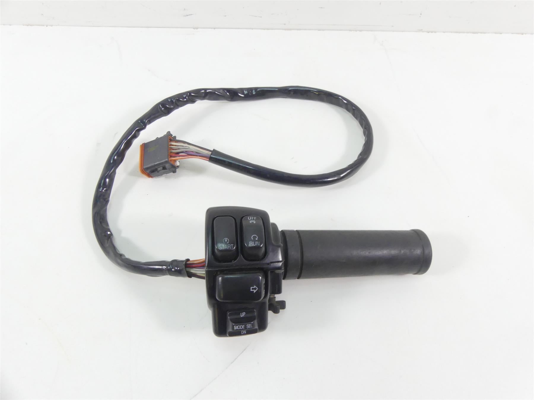 2003 Harley Touring FLHTCI Electra Glide Right Mode Control Switch 71589-96B {{ shop.shopifyCountryName }} - Mototech271