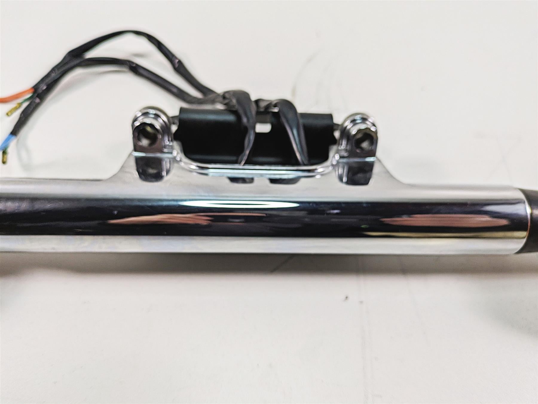 2006 Honda V-Twin VTX1300 R Front Blinker Turn Signal Set Bar 33490-MBA-000 {{ shop.shopifyCountryName }} - Mototech271
