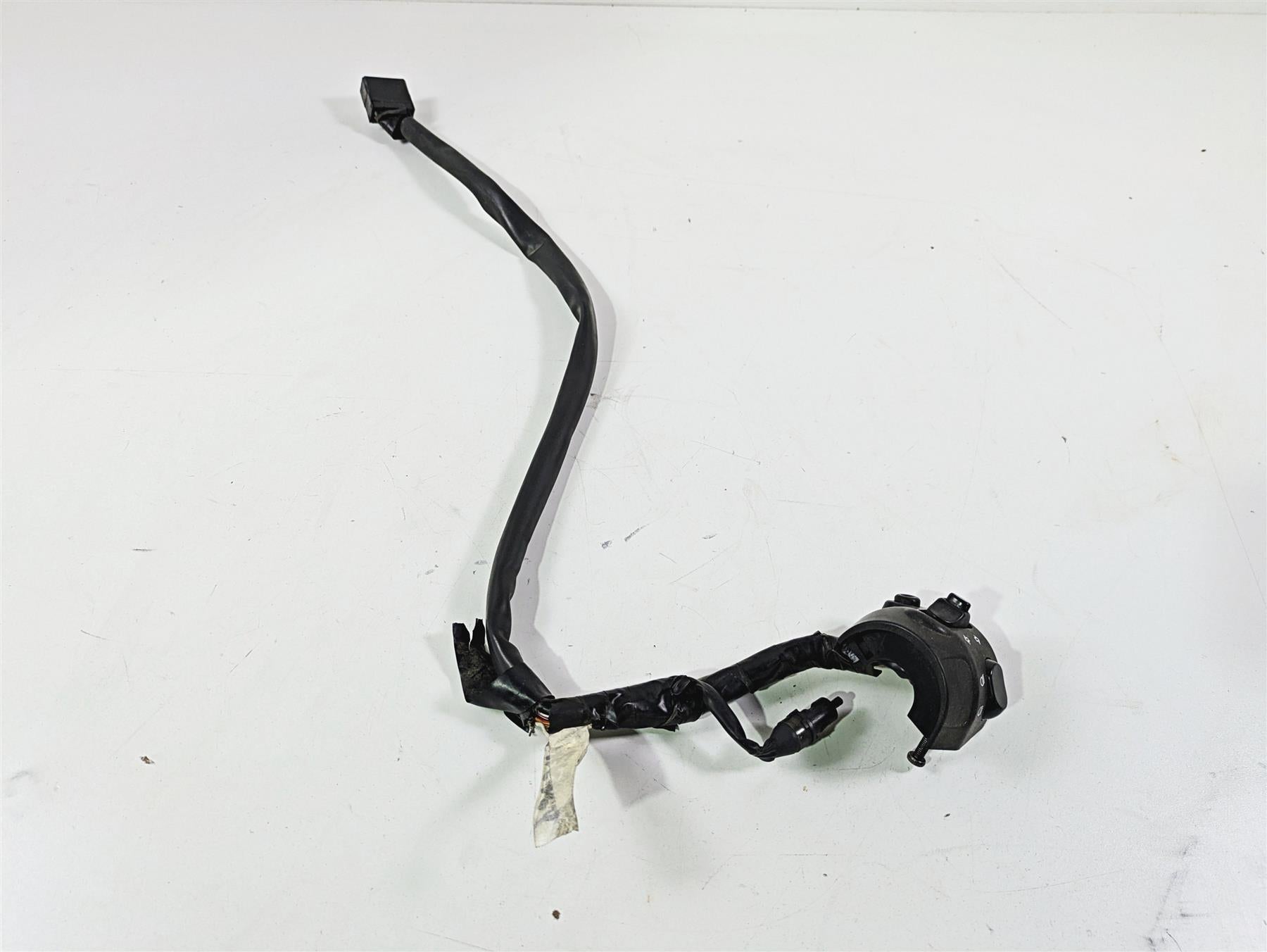 2006 Triumph Rocket 3 Left Hand Control Switch Light Horn READ T2046759 {{ shop.shopifyCountryName }} - Mototech271