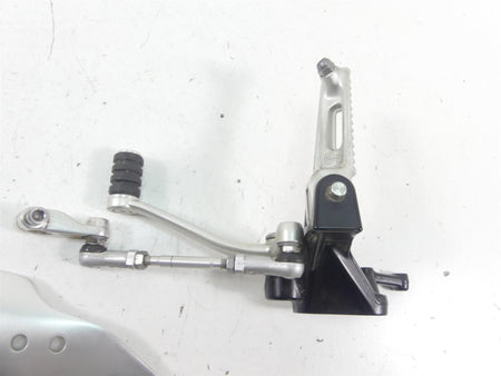 2017 Triumph Thruxton 1200 R Left Front Footpeg Shifter Set T2088079 T2081562 {{ shop.shopifyCountryName }} - Mototech271