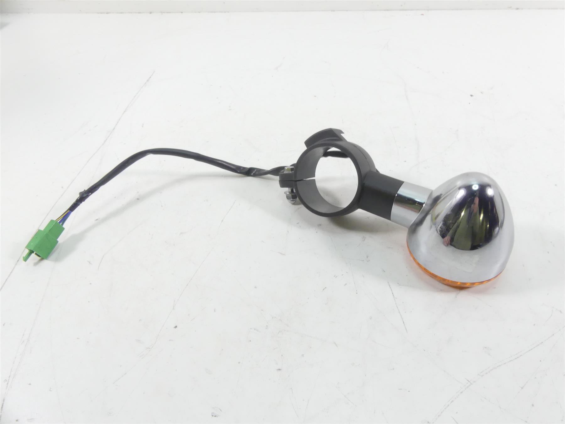 2004 Kawasaki VN1600 Meanstreak Front Left Turn Signal Blinker 23037-1405 {{ shop.shopifyCountryName }} - Mototech271