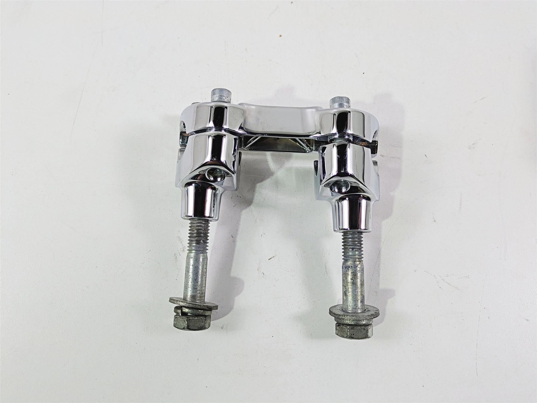2004 Harley Softail FXSTDI Deuce Chrome Short Handlebar Riser Holder Set {{ shop.shopifyCountryName }} - Mototech271