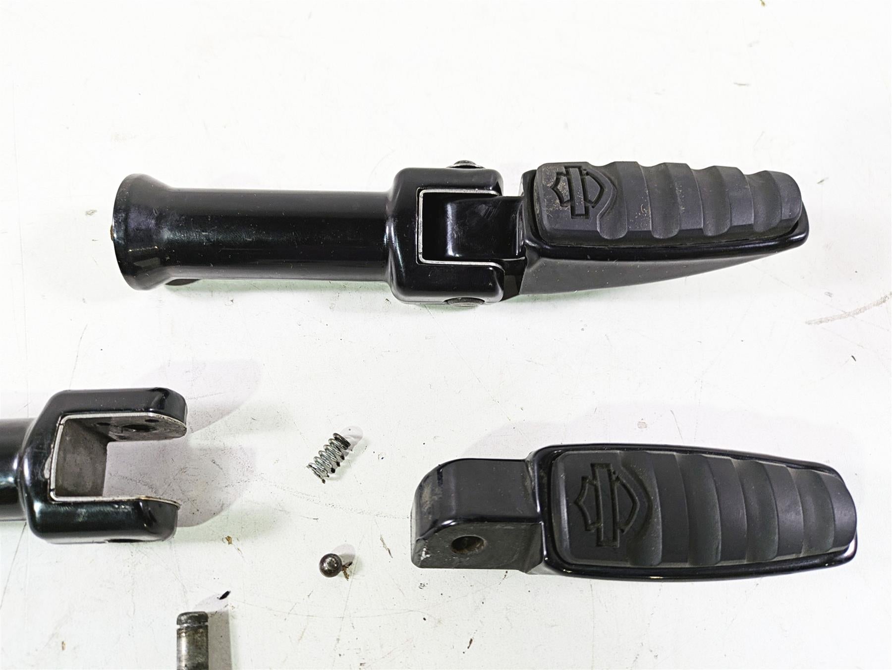 2018 Harley Softail FXFBS Fat Bob Passenger Livewire Footpeg Set - Read 50500762 {{ shop.shopifyCountryName }} - Mototech271