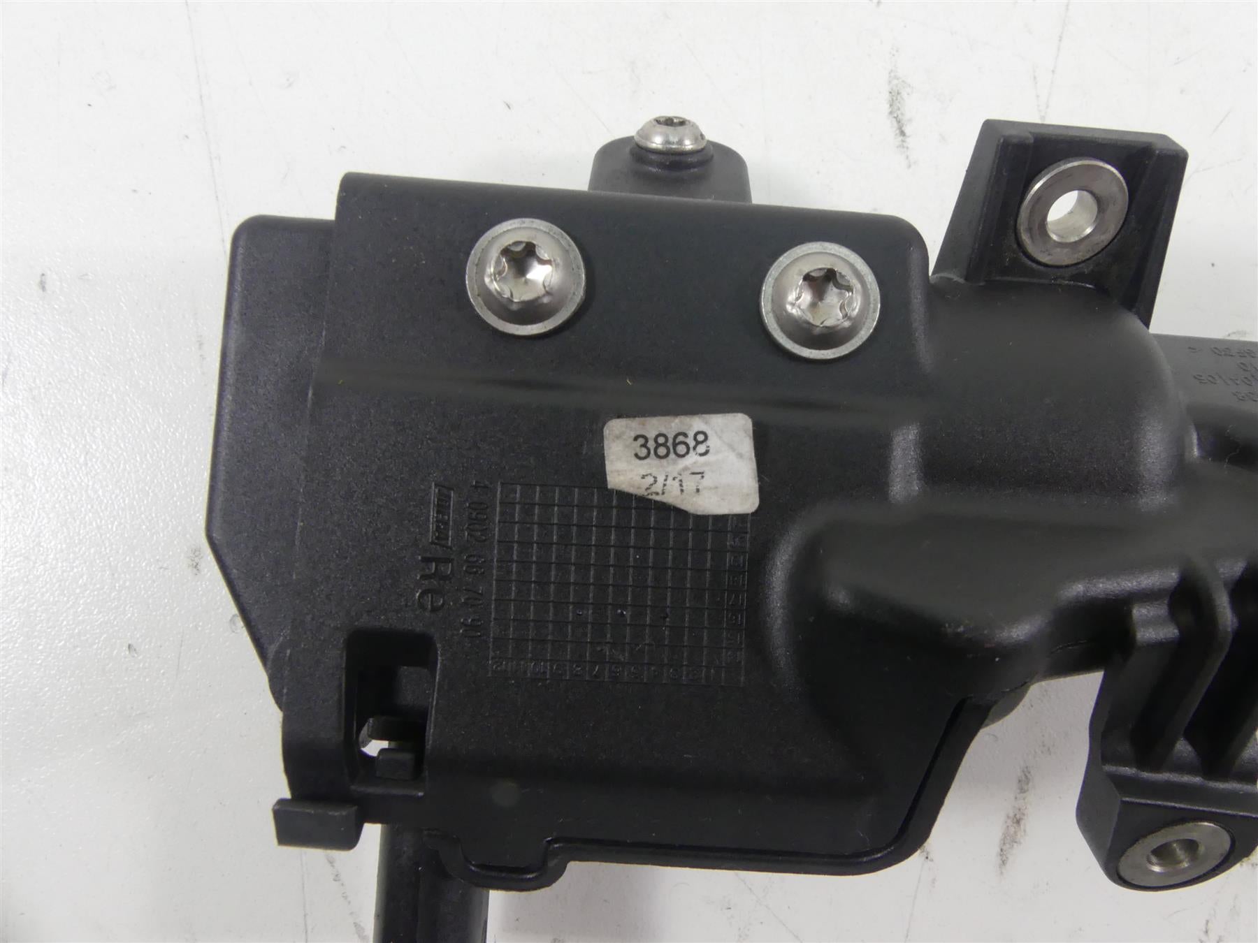 2017 BMW R1200RT K52 Saddlebag Lock Actuator Motor Set 46548549165 {{ shop.shopifyCountryName }} - Mototech271