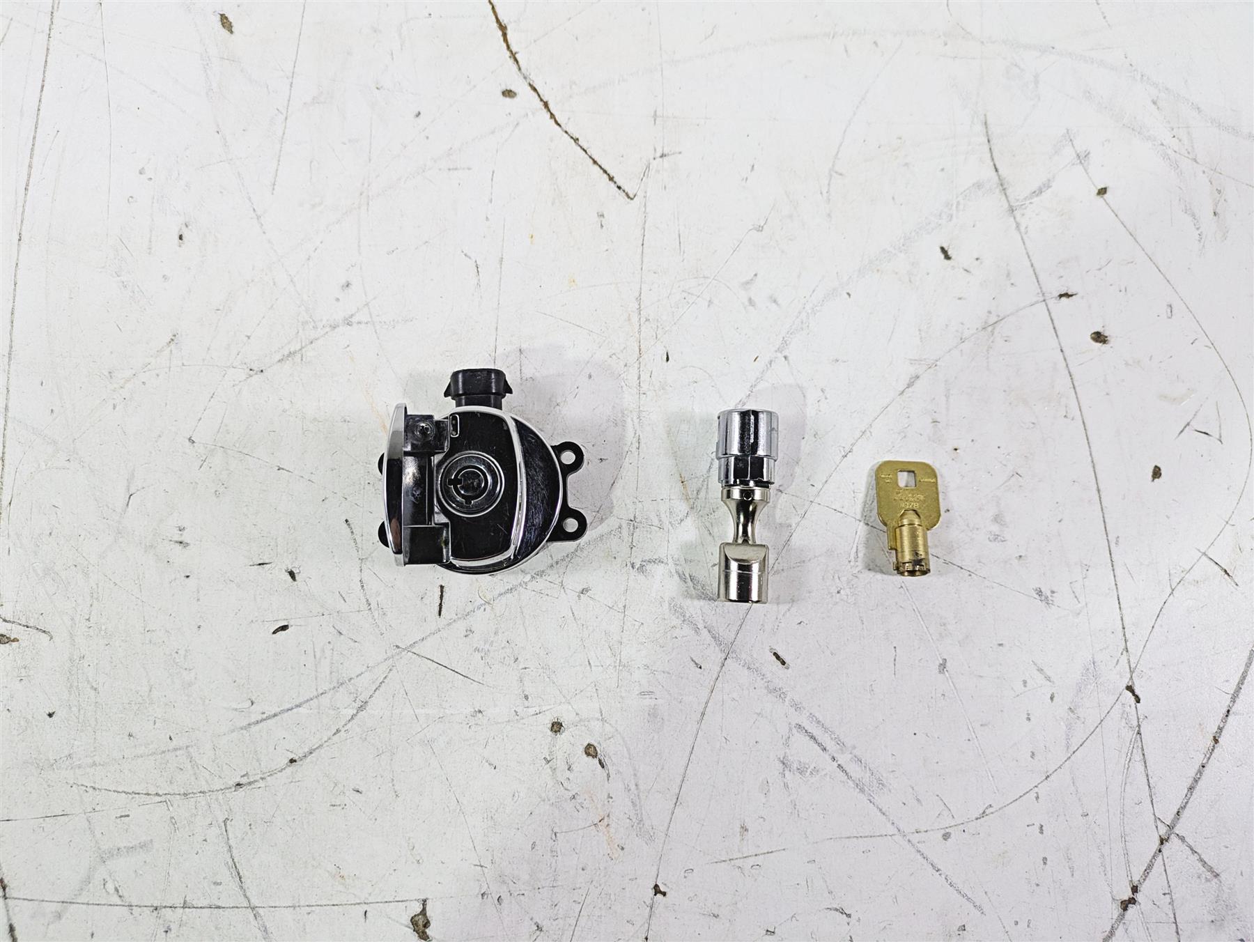 2016 Harley FLSTC Softail Heritage Ignition Switch Key Lock Set 71400076 {{ shop.shopifyCountryName }} - Mototech271