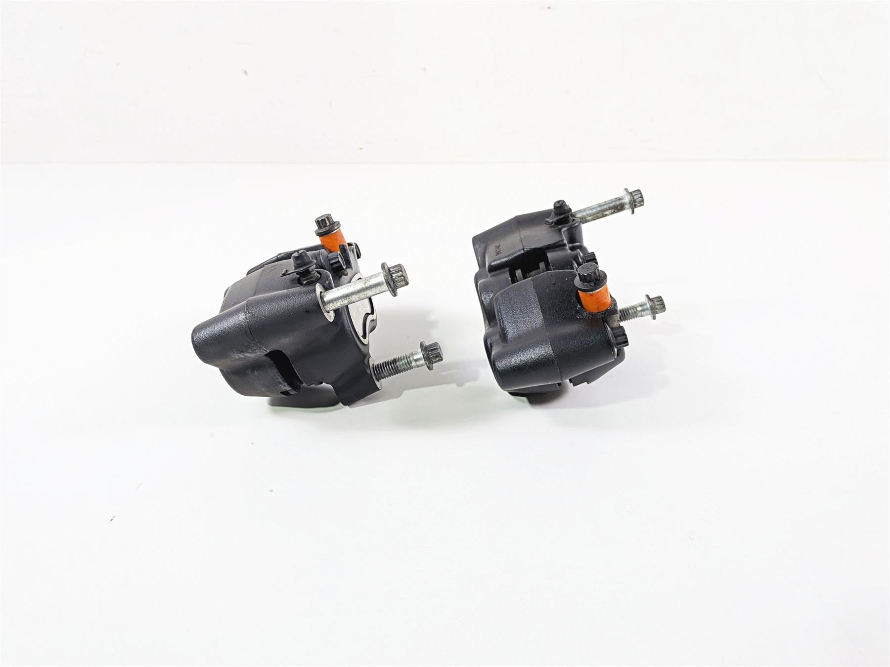 2014 Harley FXDL Dyna Low Rider Front Brake Caliper Set 41300001 41300002 {{ shop.shopifyCountryName }} - Mototech271