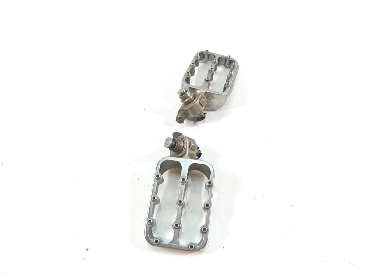 2009 BMW R1200GS K255 Adv Fastway Evolution III Footpeg Foot Peg Set 22-5-001 {{ shop.shopifyCountryName }} - Mototech271