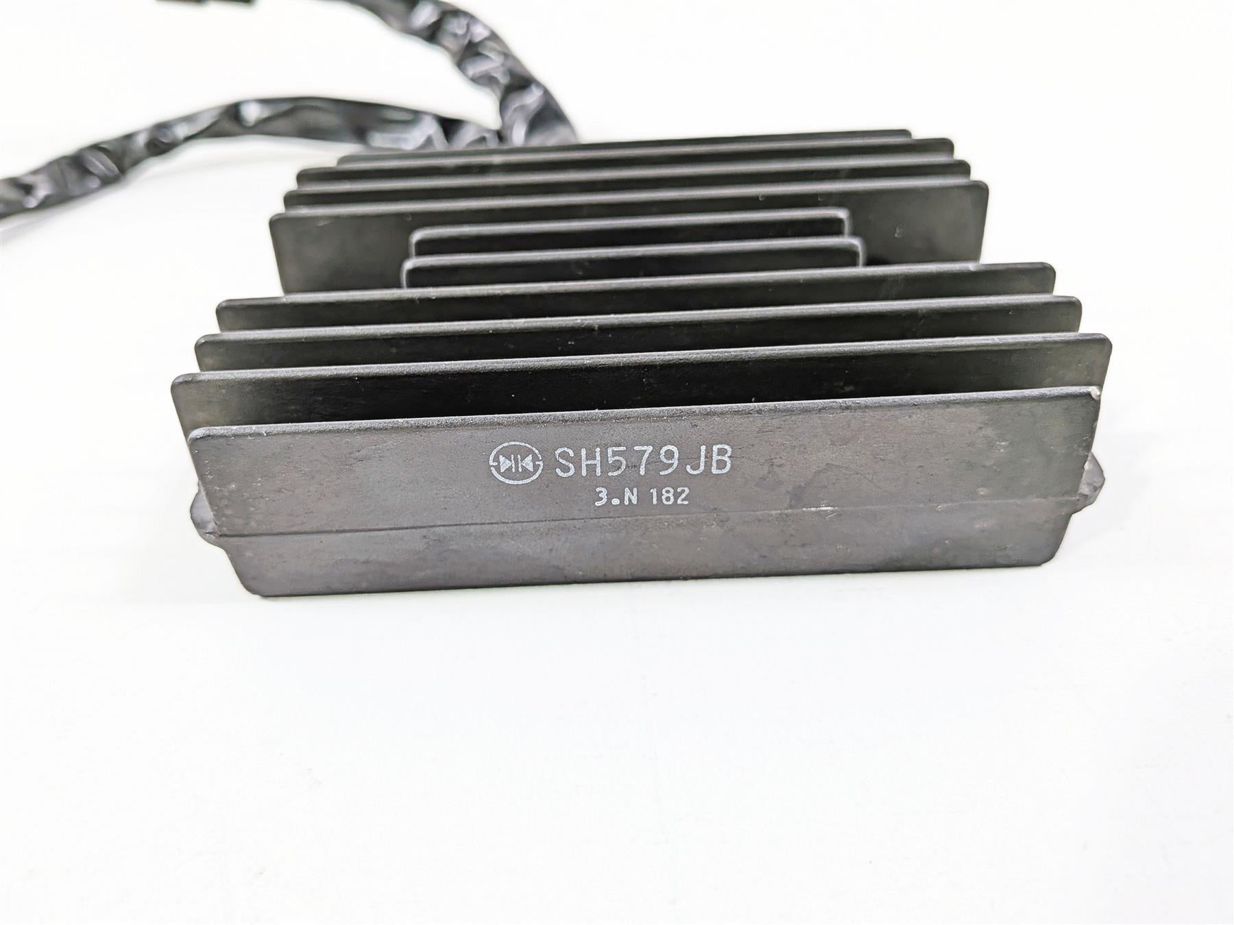 2014 Aprilia RSV4 RR Factory Rectifier Voltage Regulator B043488 SH579JB {{ shop.shopifyCountryName }} - Mototech271