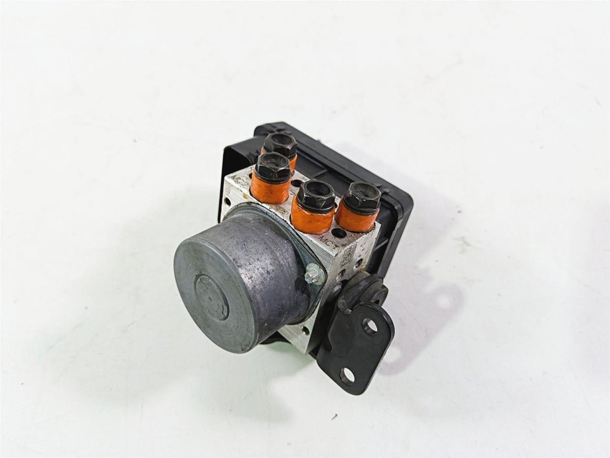 2013 Ducati Hyperstrada 821 Abs Brake Pump Module Unit 54240401A {{ shop.shopifyCountryName }} - Mototech271