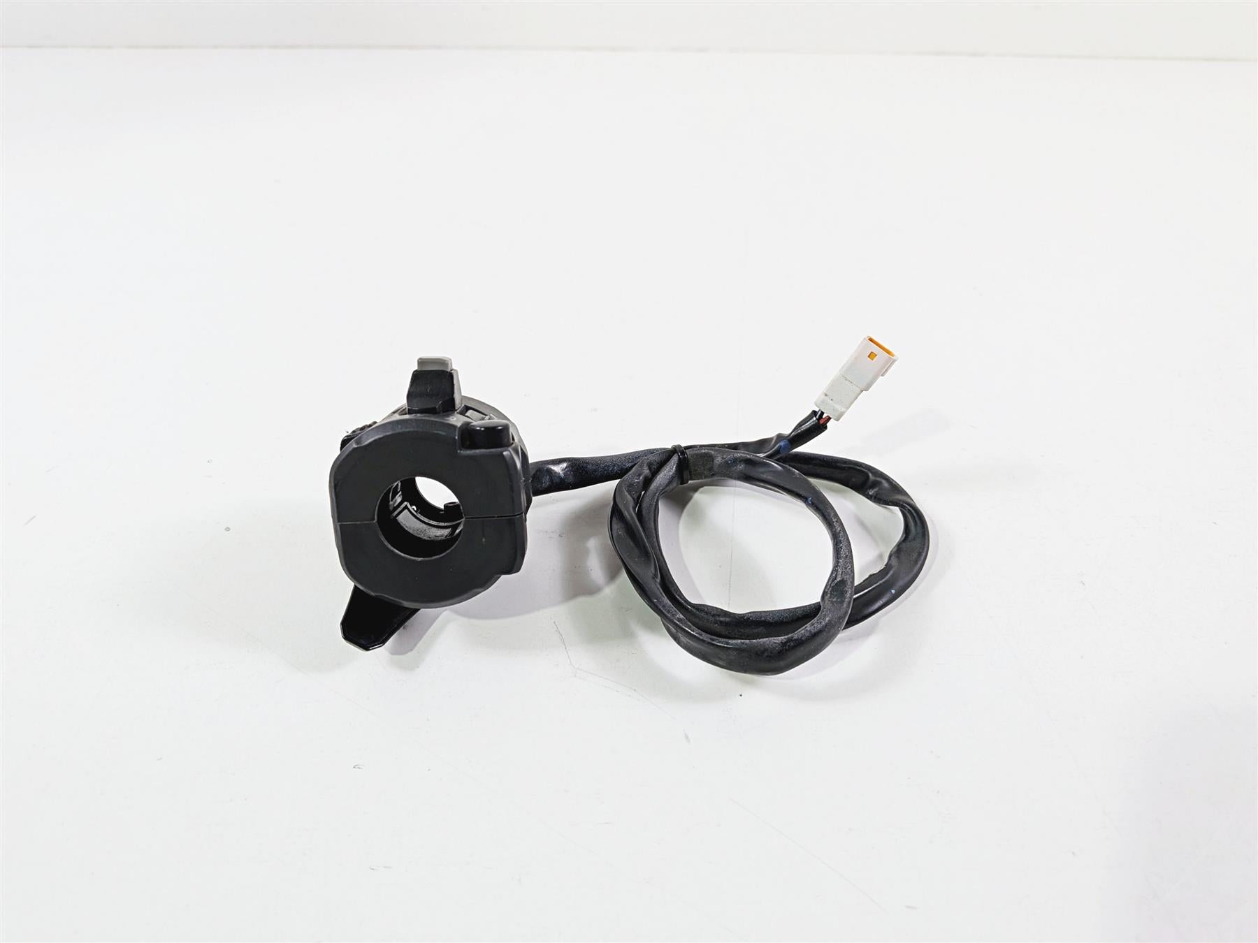 2015 Ducati Diavel Dark Left Hand Light Control Switch 65110161A-Mototech271