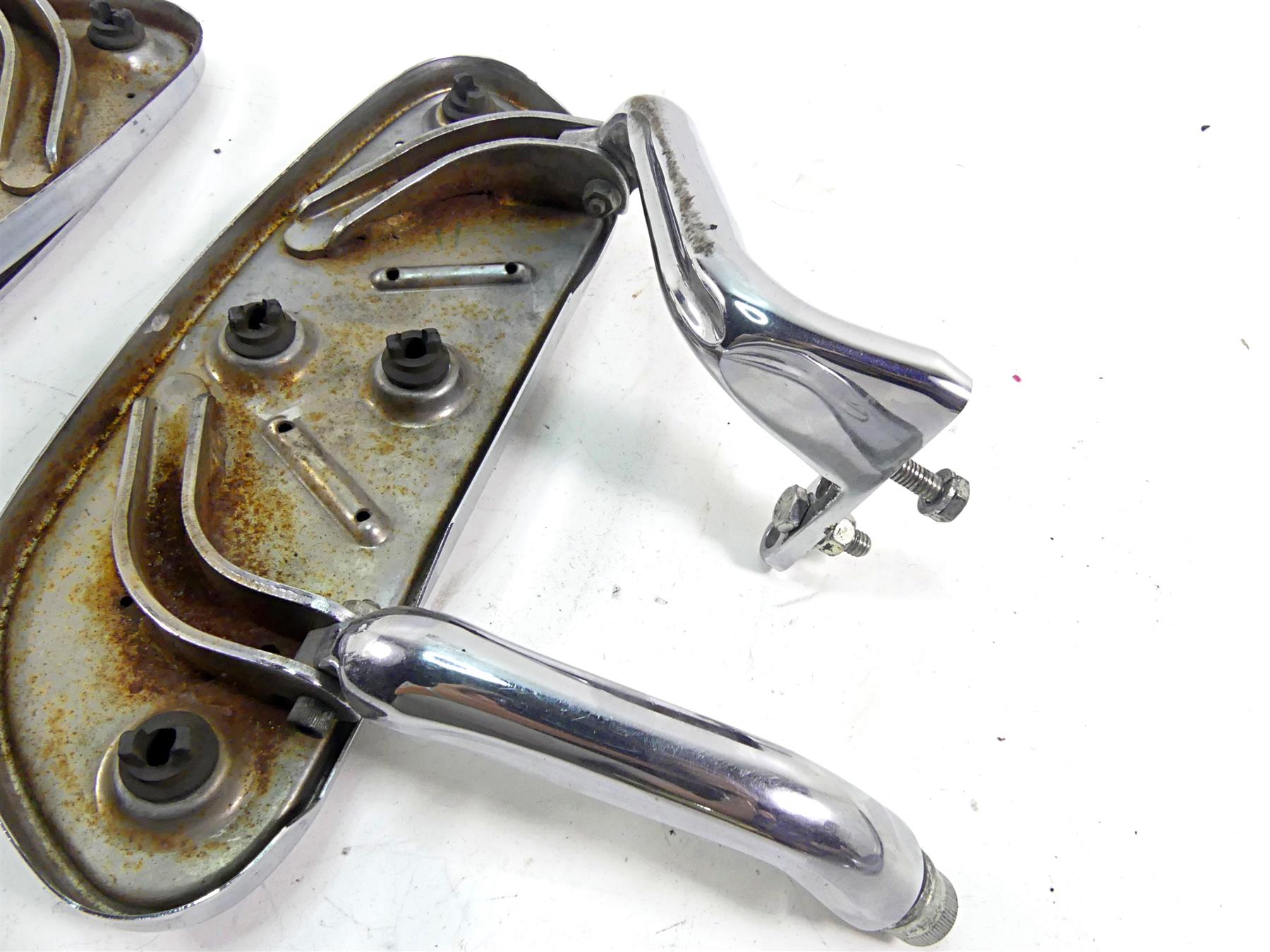 2006 Harley Touring FLHTCU SE E-Glide Front Floorboard Set -Read 47370-04 {{ shop.shopifyCountryName }} - Mototech271