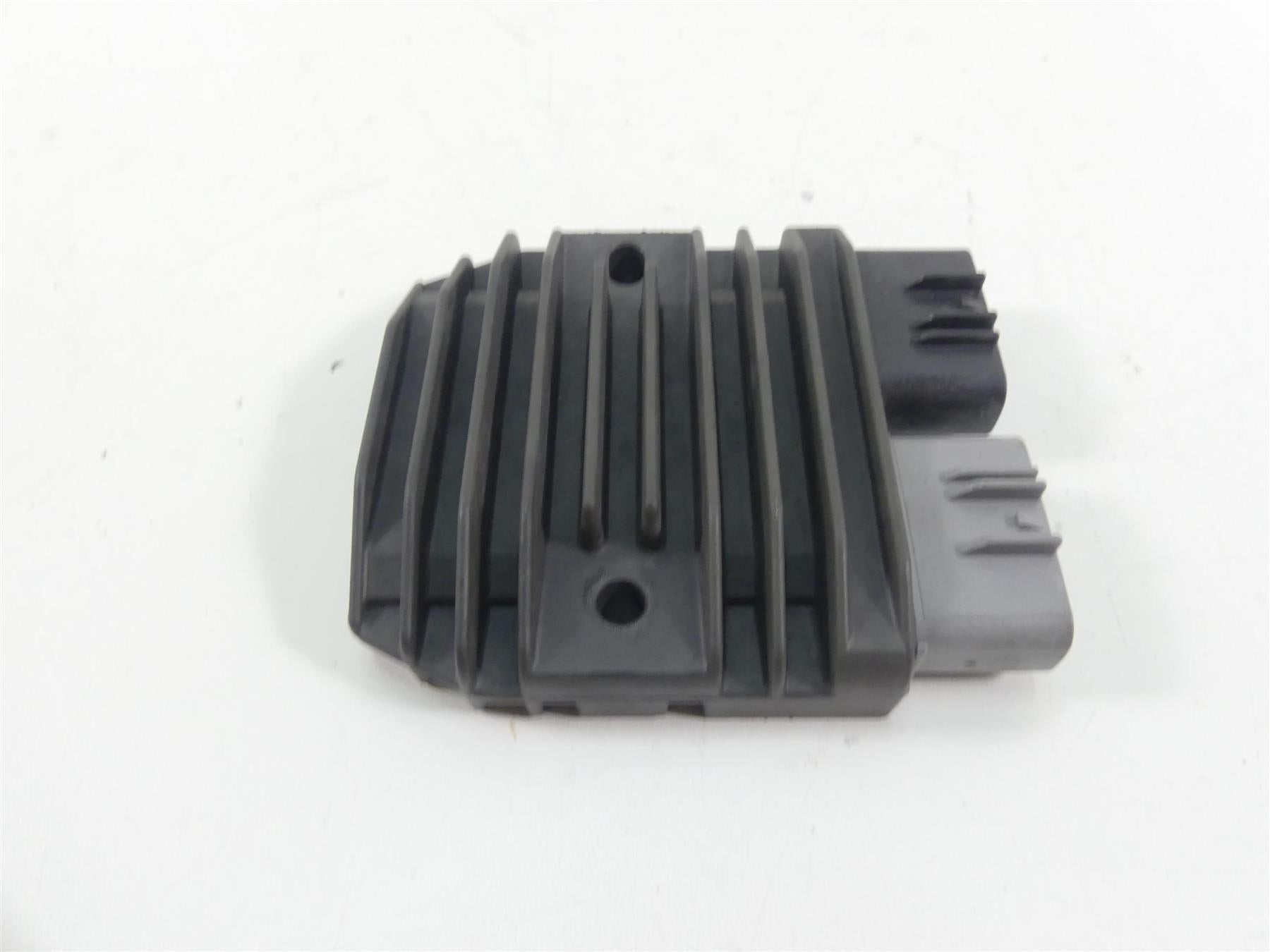 2009 Yamaha XV1700 Road Star Warrior Rectifier Voltage Regulator 5JW-81960-00-00 {{ shop.shopifyCountryName }} - Mototech271