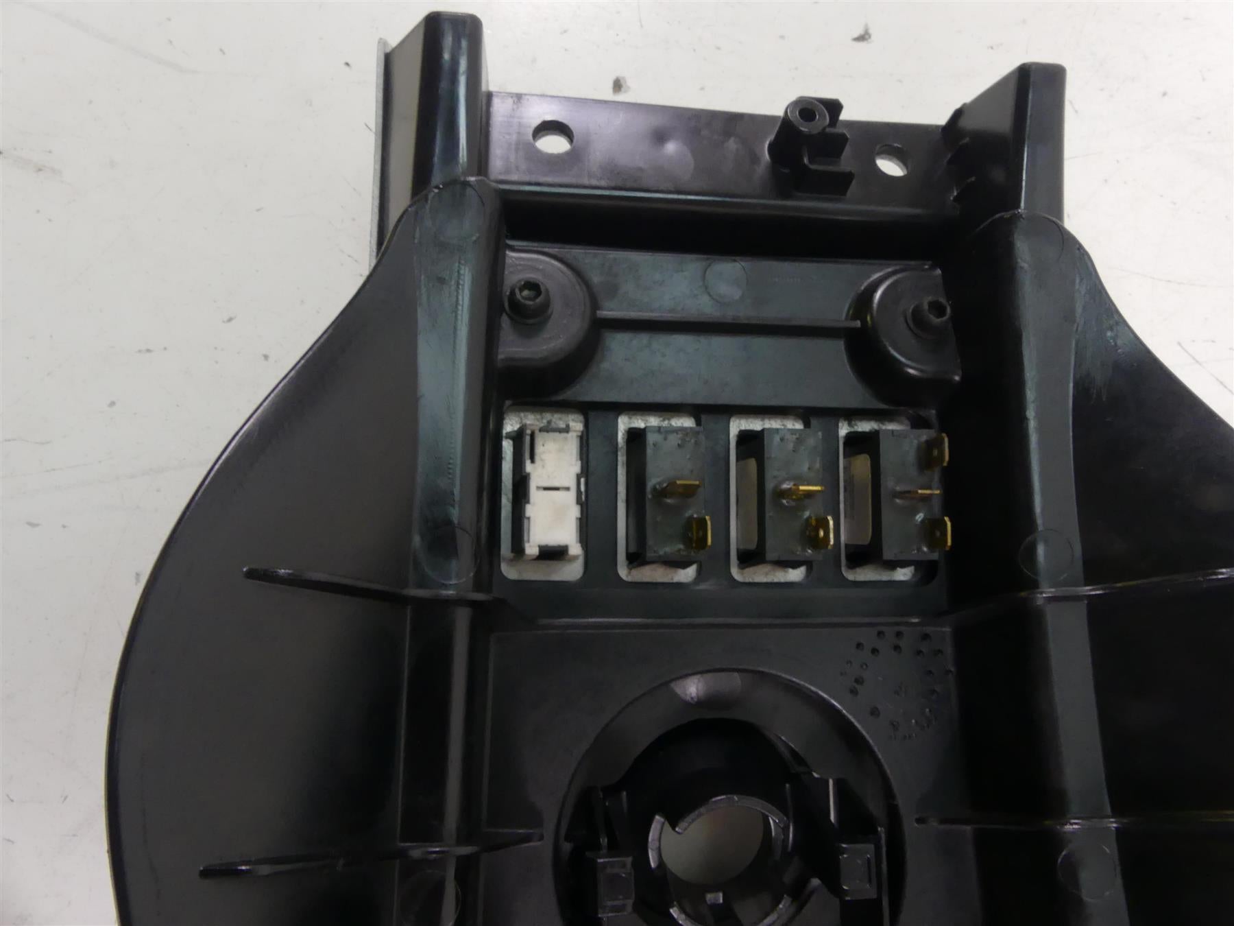 2011 Victory Vision Tour Center Tank Radio Console Cover Fairing Set 5253469 {{ shop.shopifyCountryName }} - Mototech271