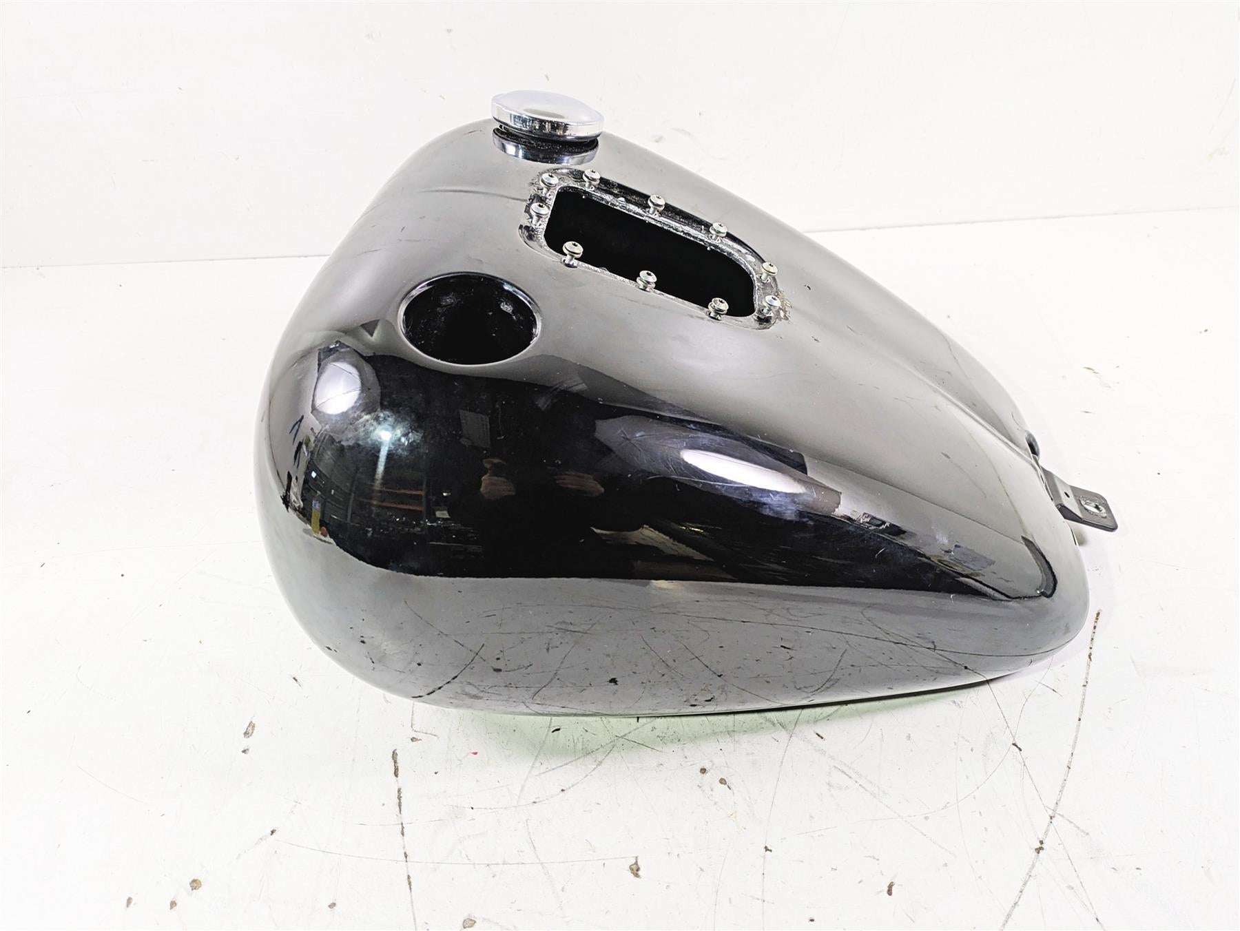 2016 Harley FLSTC Softail Heritage Fuel Gas Petrol Tank READ 61625-11 {{ shop.shopifyCountryName }} - Mototech271