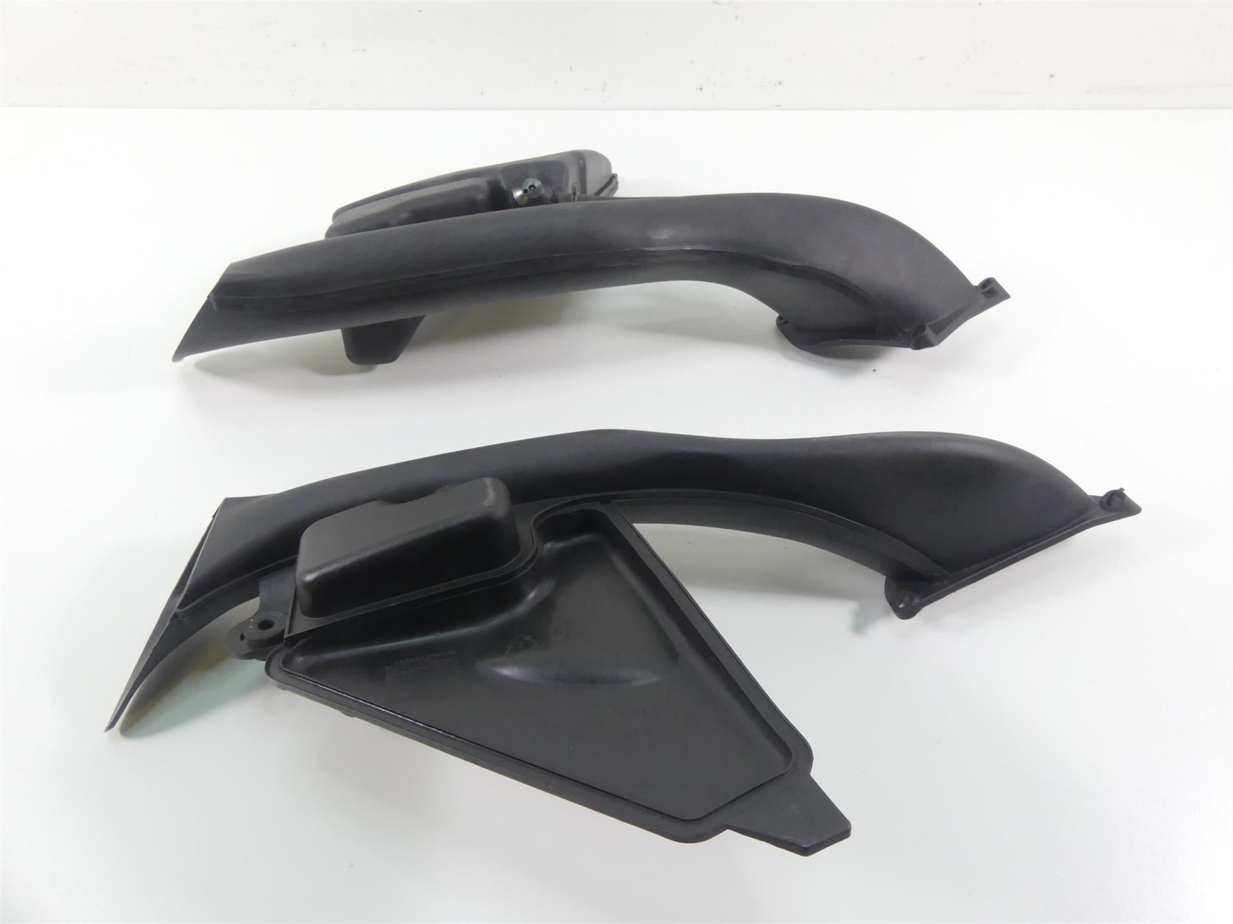 2004 Ducati 999 SBK Front Air Inlet Tubes Duct Ram Set 48410411A 42620191A {{ shop.shopifyCountryName }} - Mototech271