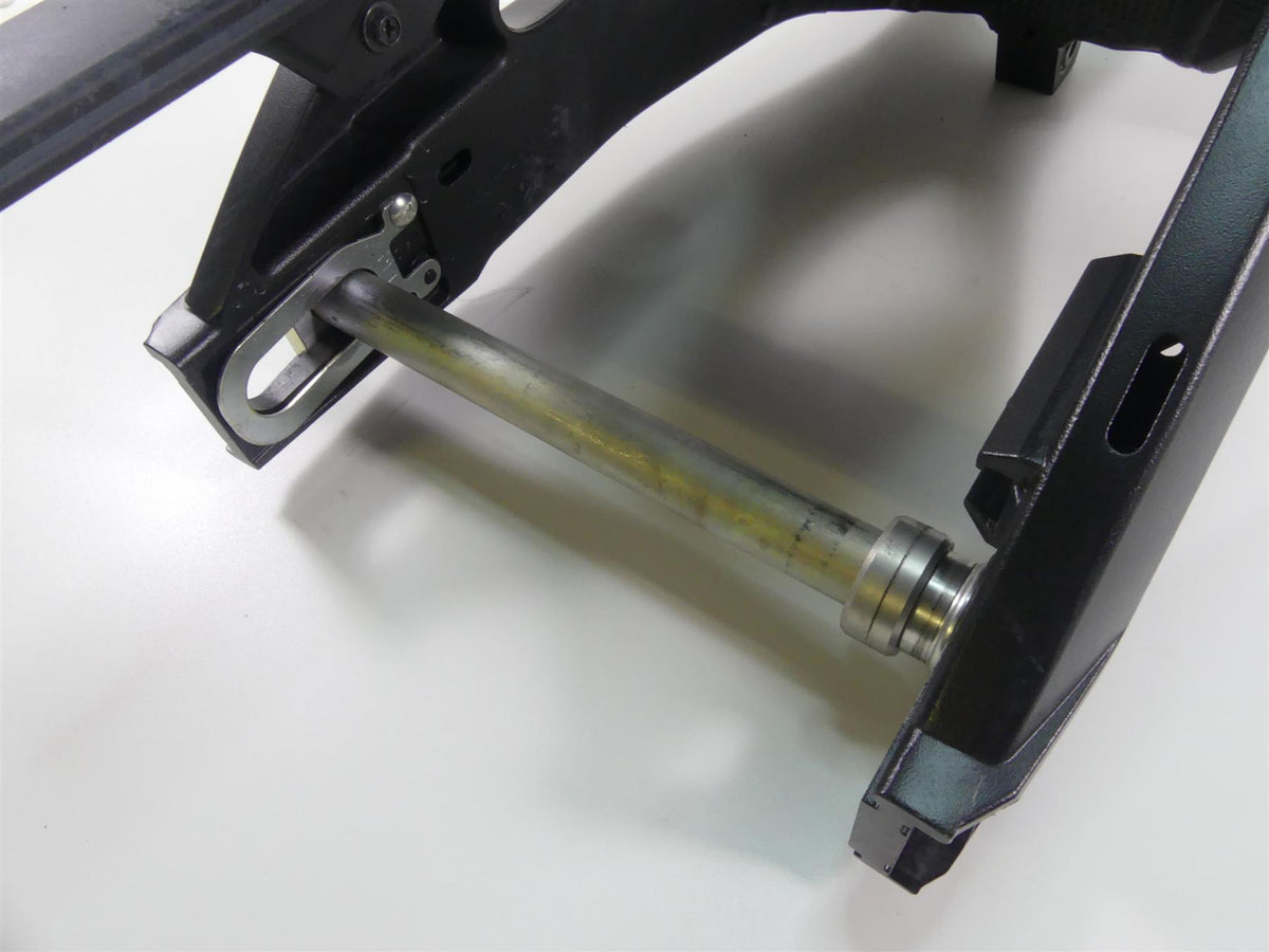 2022 Suzuki GSXR750 Straight Rear Swing Arm Swingarm + Axle 61000-14J01-YAP {{ shop.shopifyCountryName }} - Mototech271