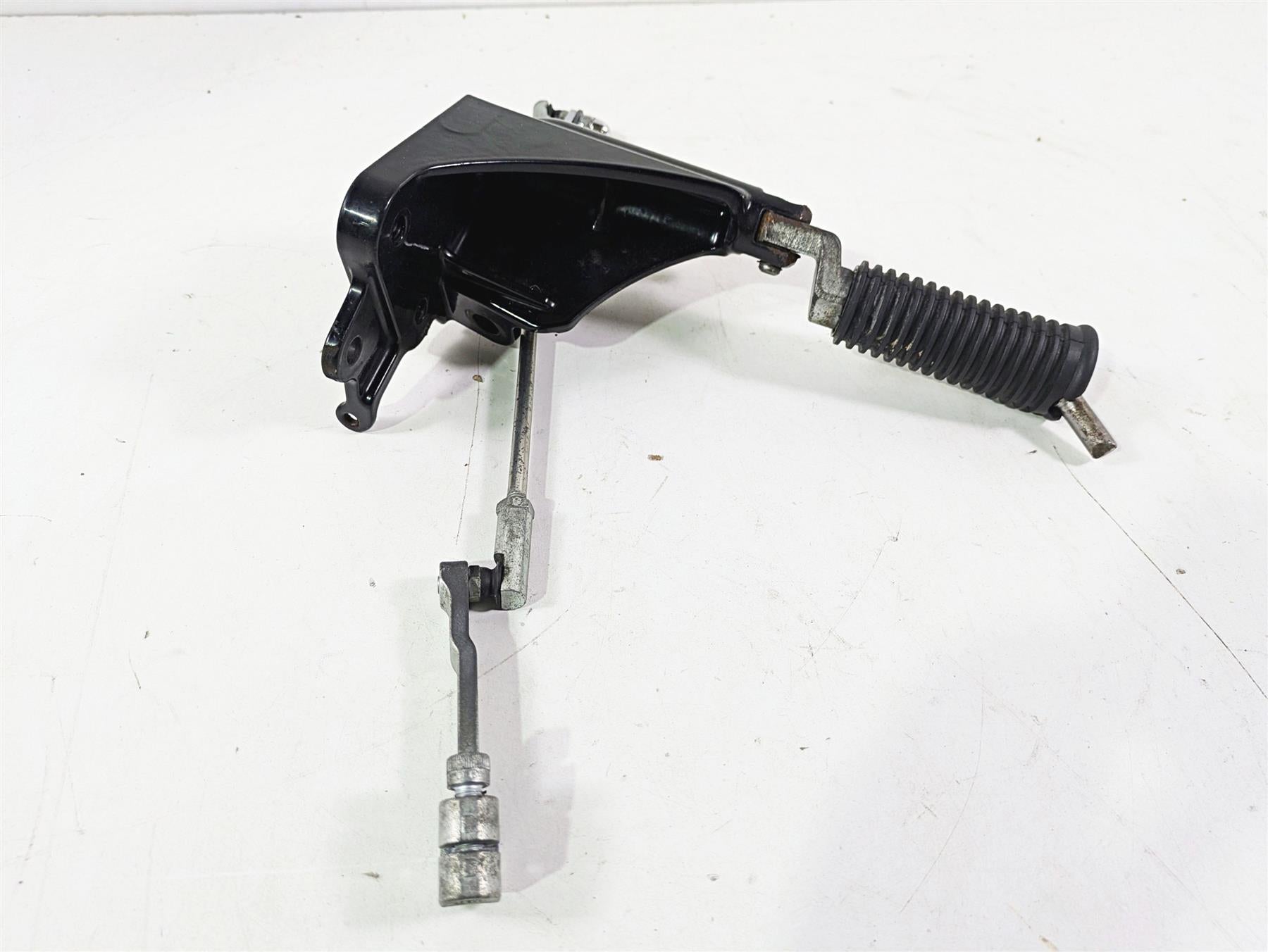2009 Harley FXCWC Softail Rocker Left Front Foot Peg Shifter Parts Set 33683-07A {{ shop.shopifyCountryName }} - Mototech271