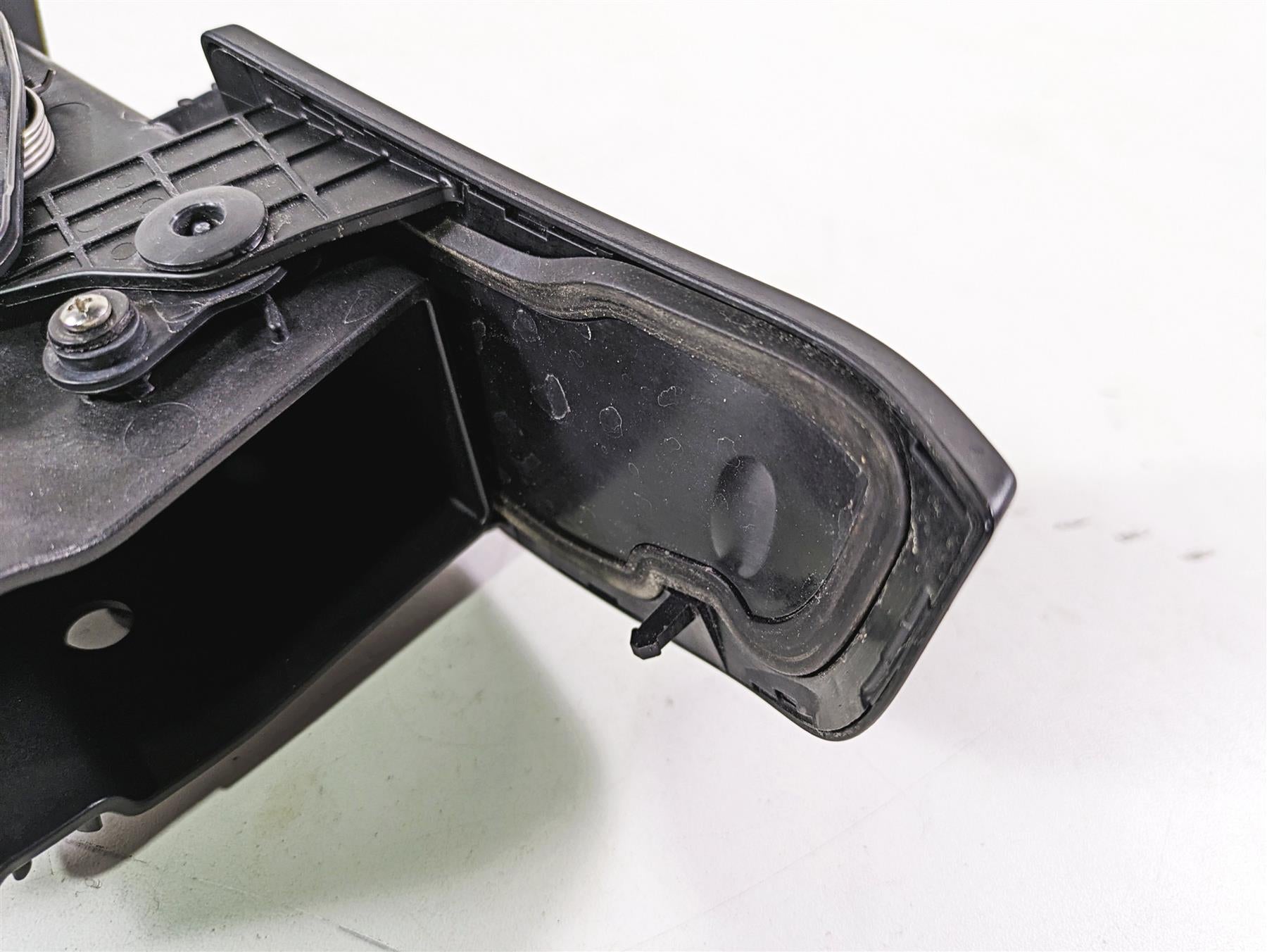 2020 Harley Touring FLHT Electra Glide Front Fairing Media Compartment 76000944 {{ shop.shopifyCountryName }} - Mototech271